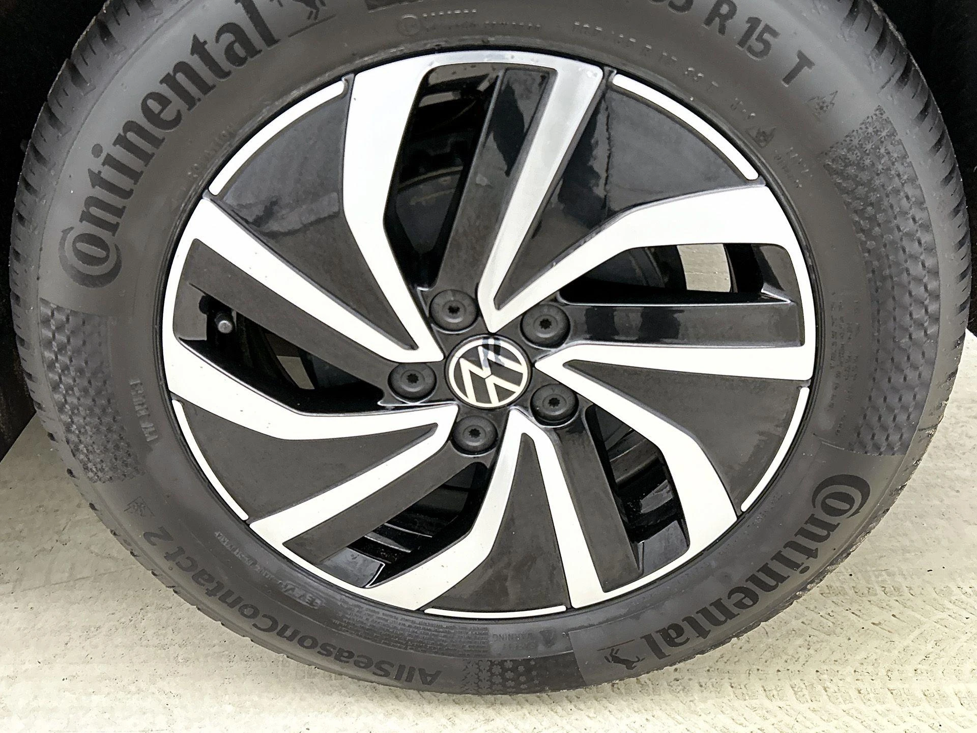 Volkswagen-Polo-image-30