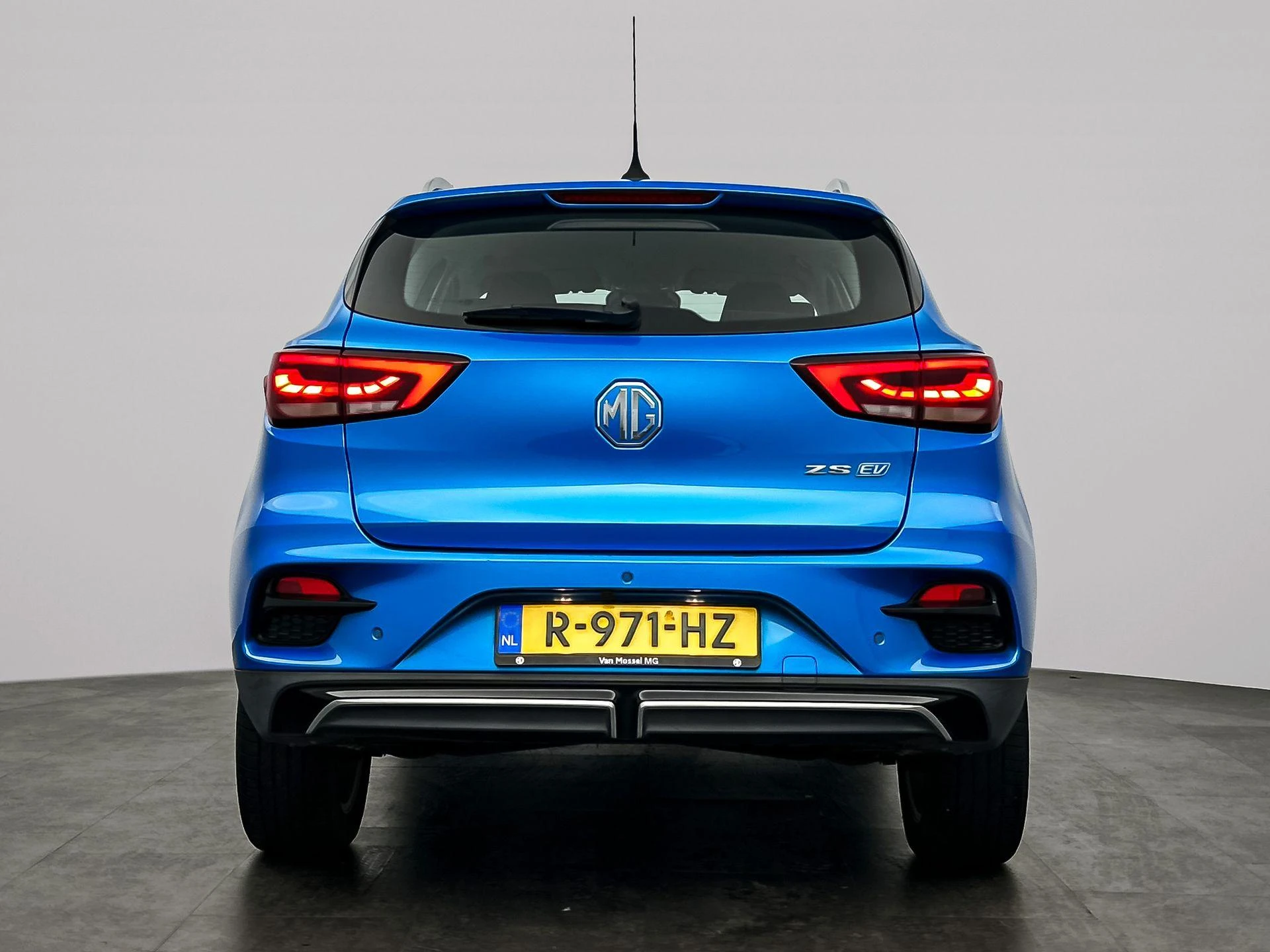 MG-ZS EV-image-3