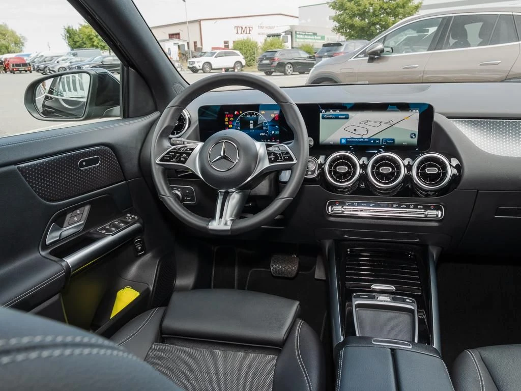 Mercedes-Benz-GLA 200 d-image-9
