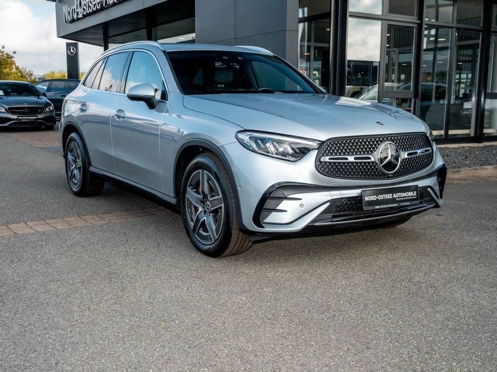 Mercedes-Benz-GLC 300 d-image-4