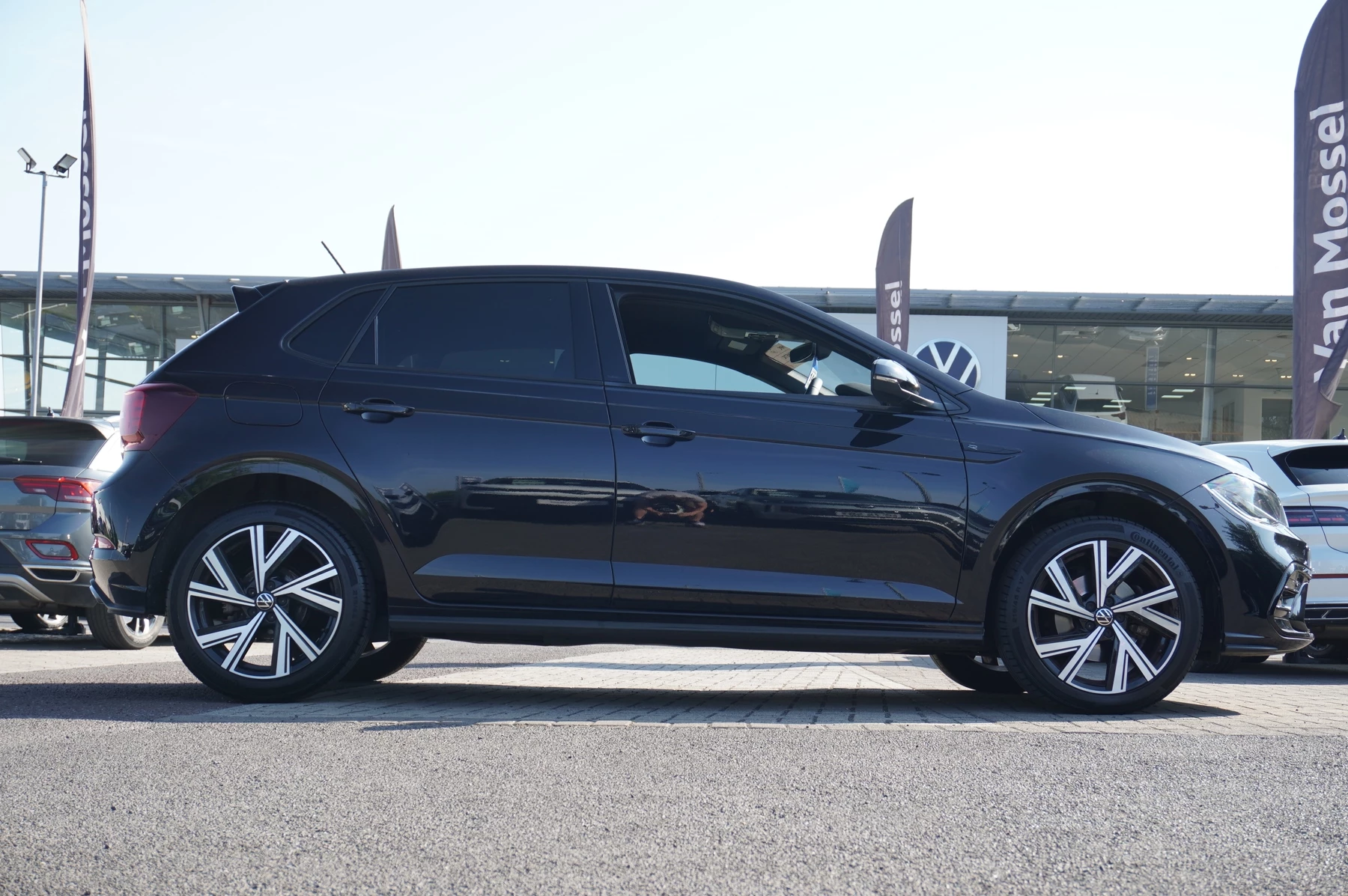 Volkswagen-Polo-image-3