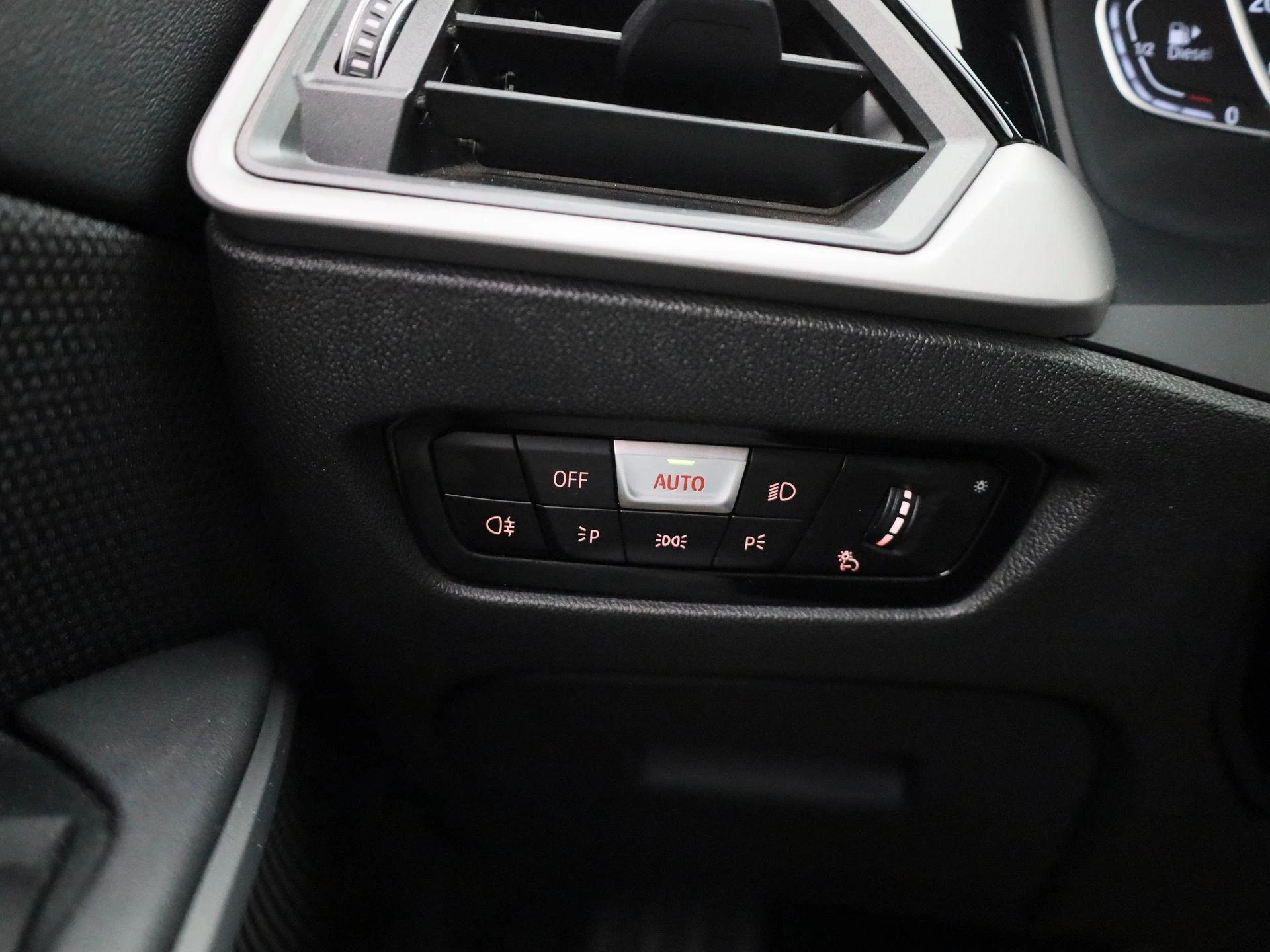 BMW 3 Reeks Touring 318dA (110 kW)