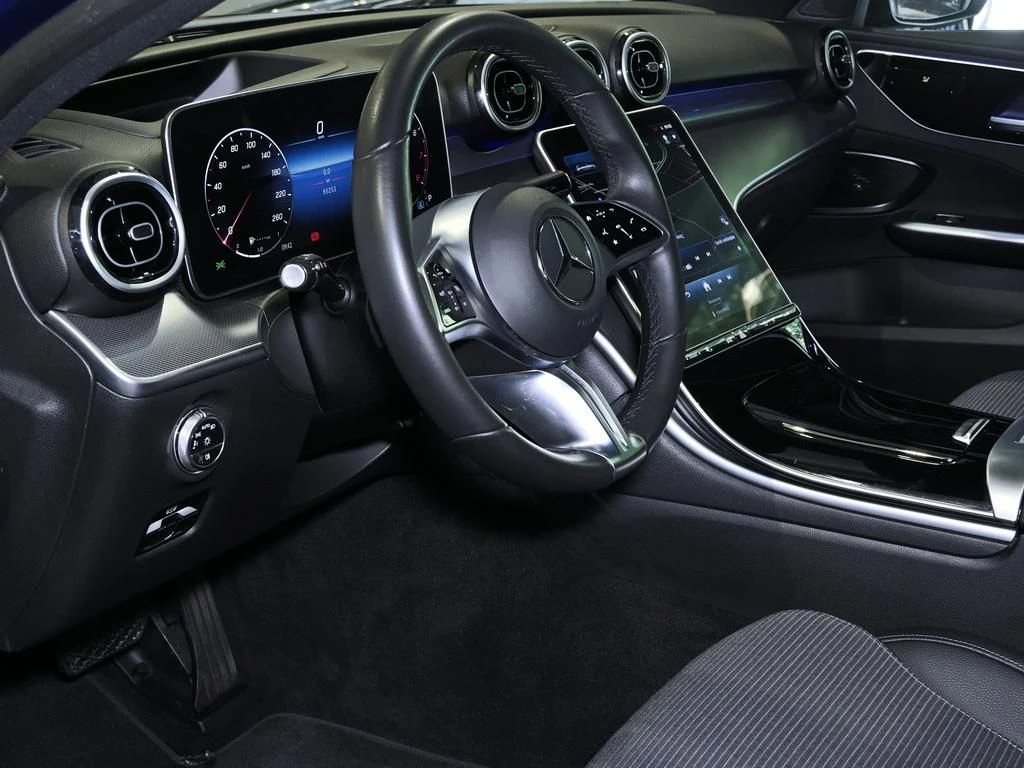 Mercedes-Benz-C-Klasse 300-image-9