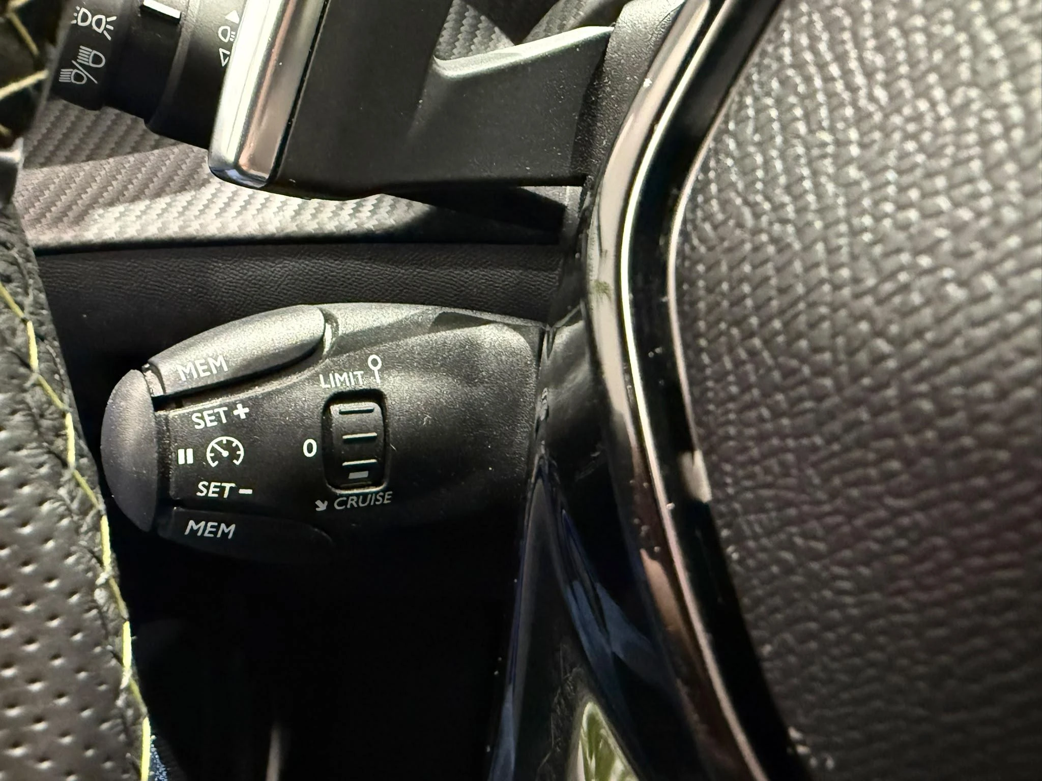 Peugeot-208-image-13