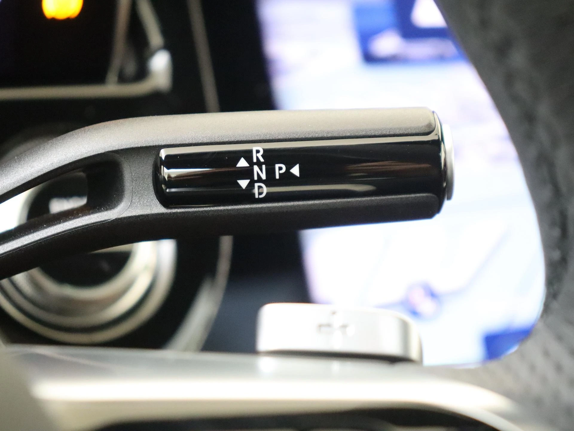 Mercedes-Benz-E-Klasse-image-14
