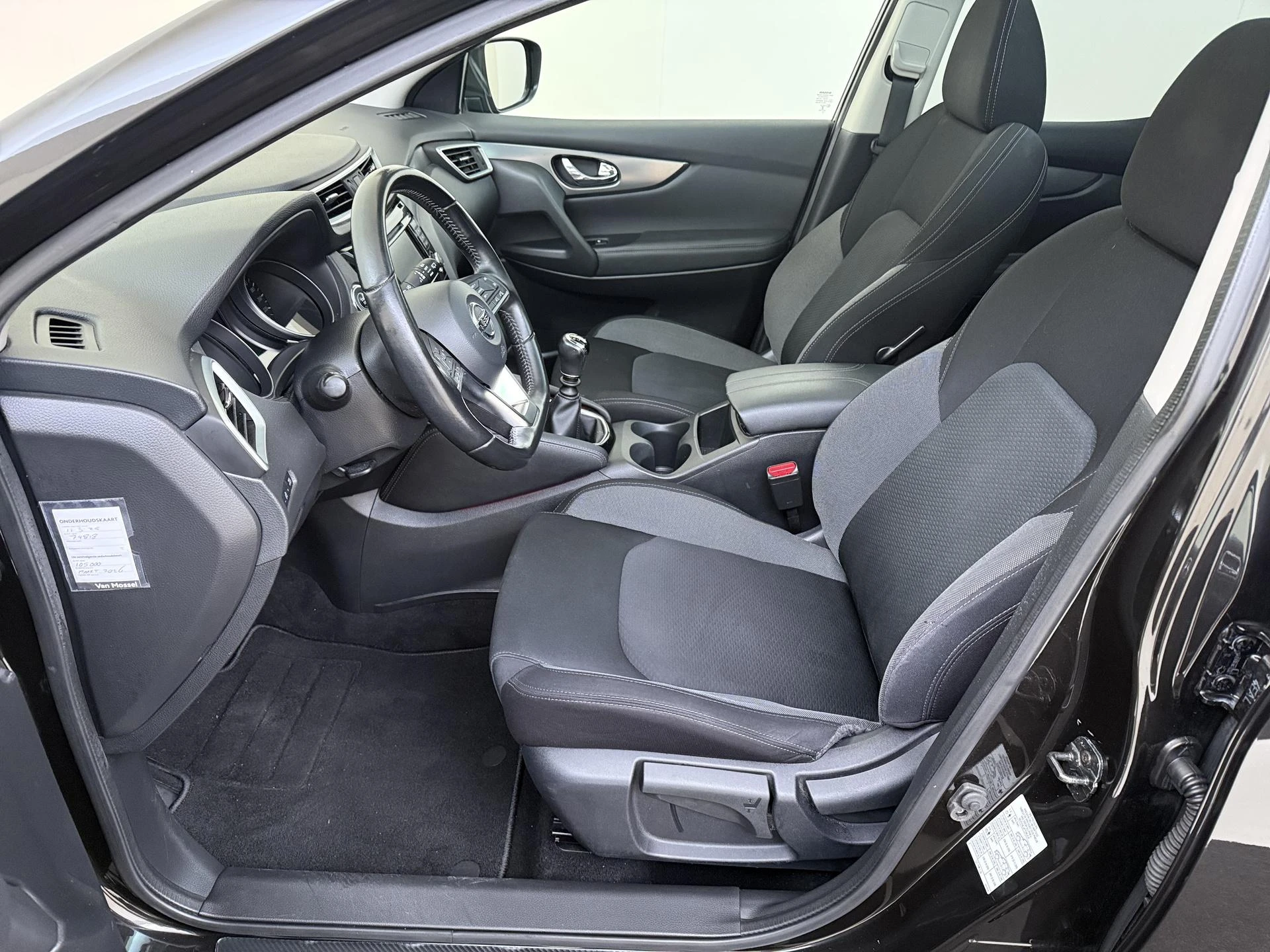 Nissan-QASHQAI-image-13