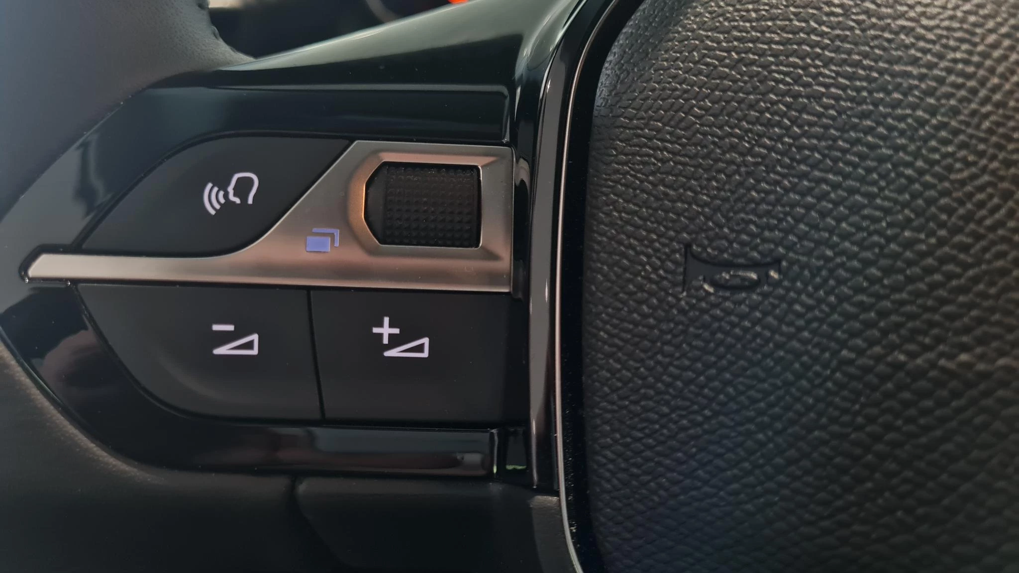 Peugeot-208-image-21