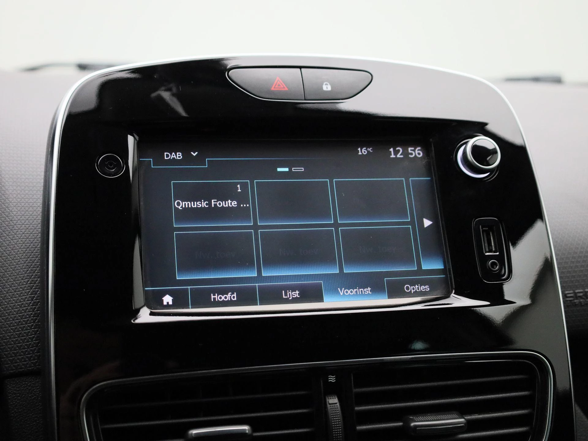 Renault-Clio-image-19