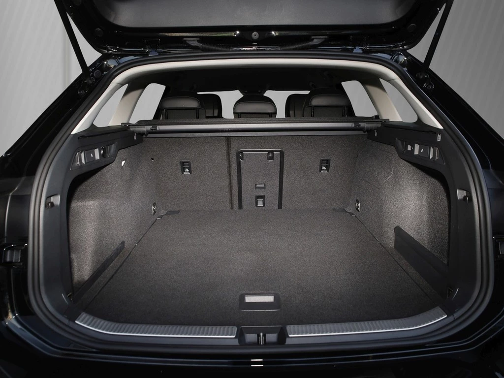 Volkswagen Passat Variant 1.5eTSI DSG Business AHK/Navi/RFK