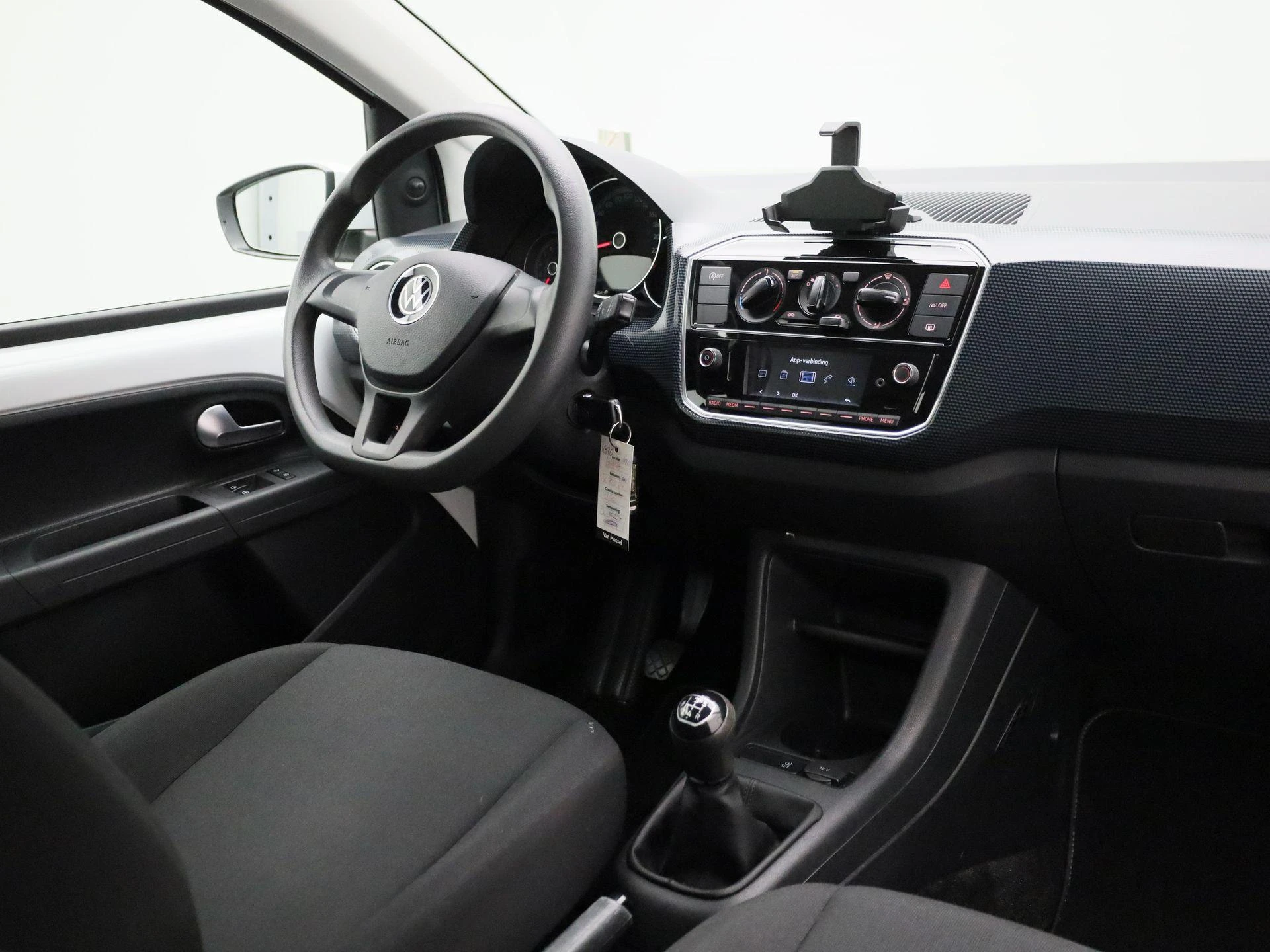 Volkswagen-up!-image-26