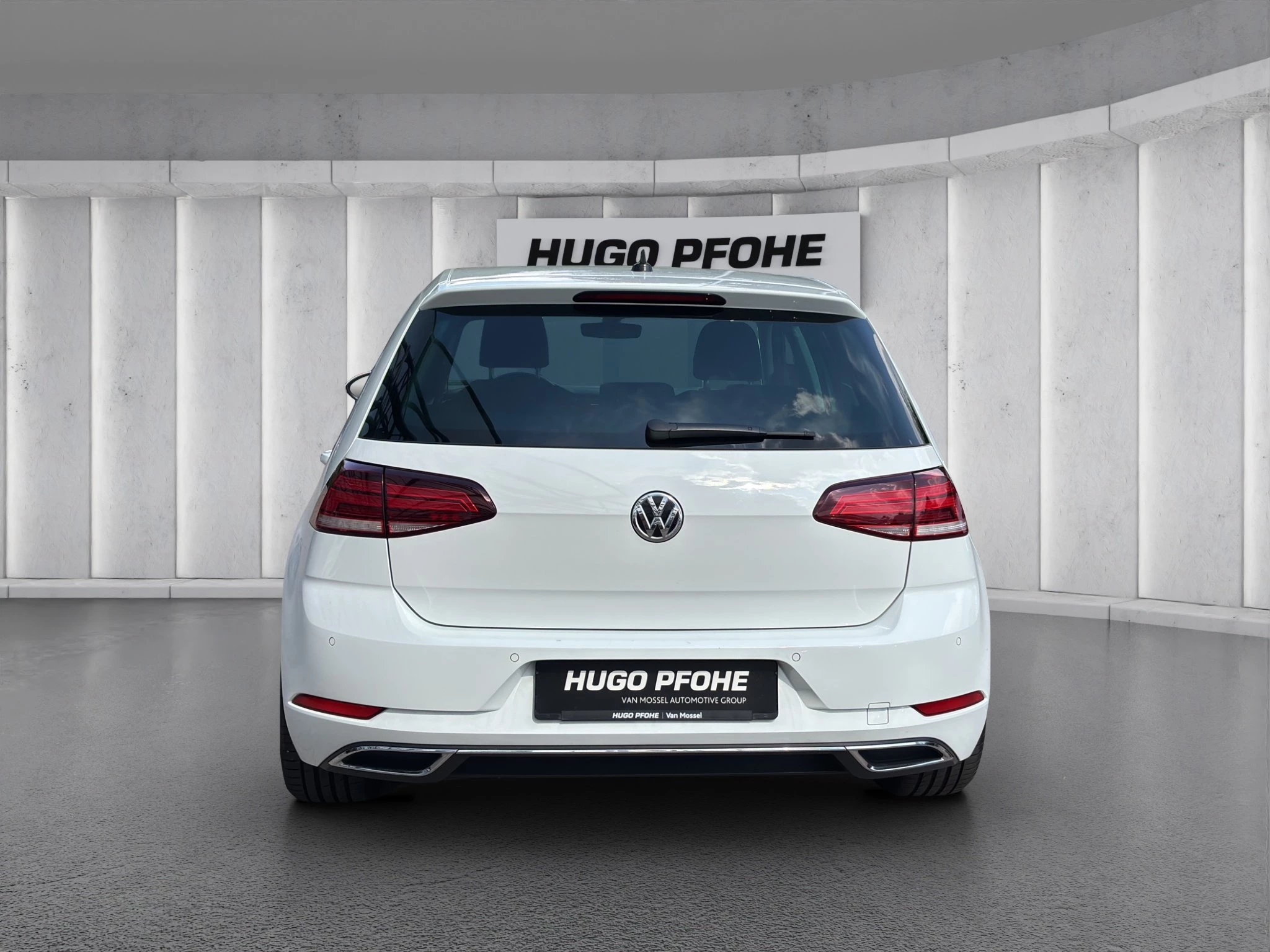 Volkswagen-Golf-image-3