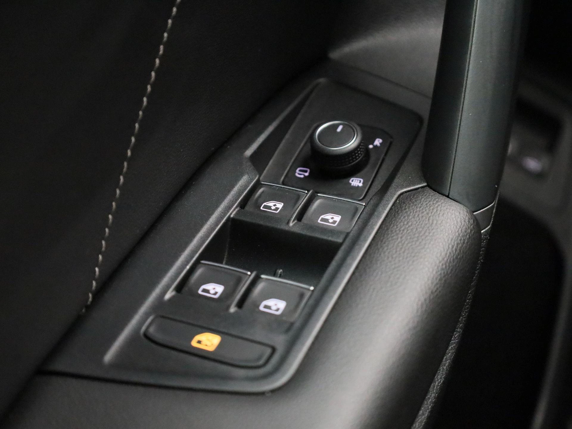 Volkswagen-Tiguan-image-34