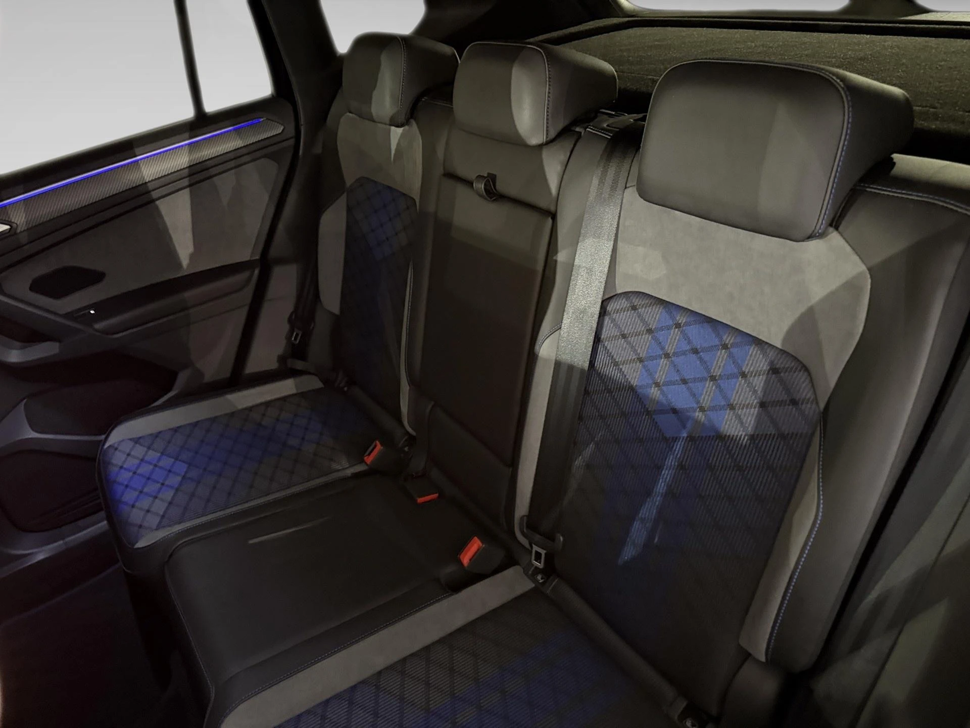 Volkswagen-Tiguan-image-10