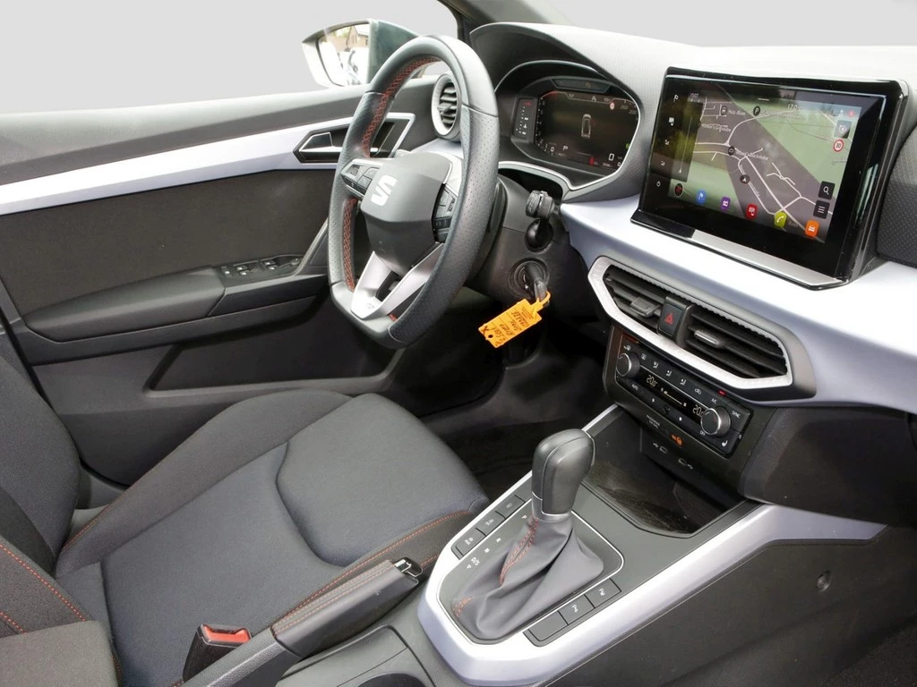 SEAT Arona 1.0 TSI DSG FR 17" AHK ACC Kamera LED SH