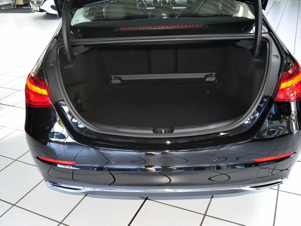 Mercedes-Benz-C-Klasse 180-image-14