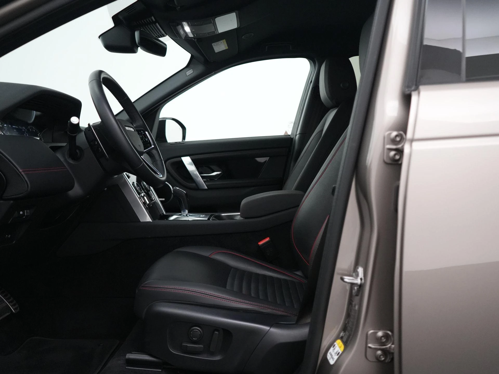 Land Rover-Discovery Sport-image-34