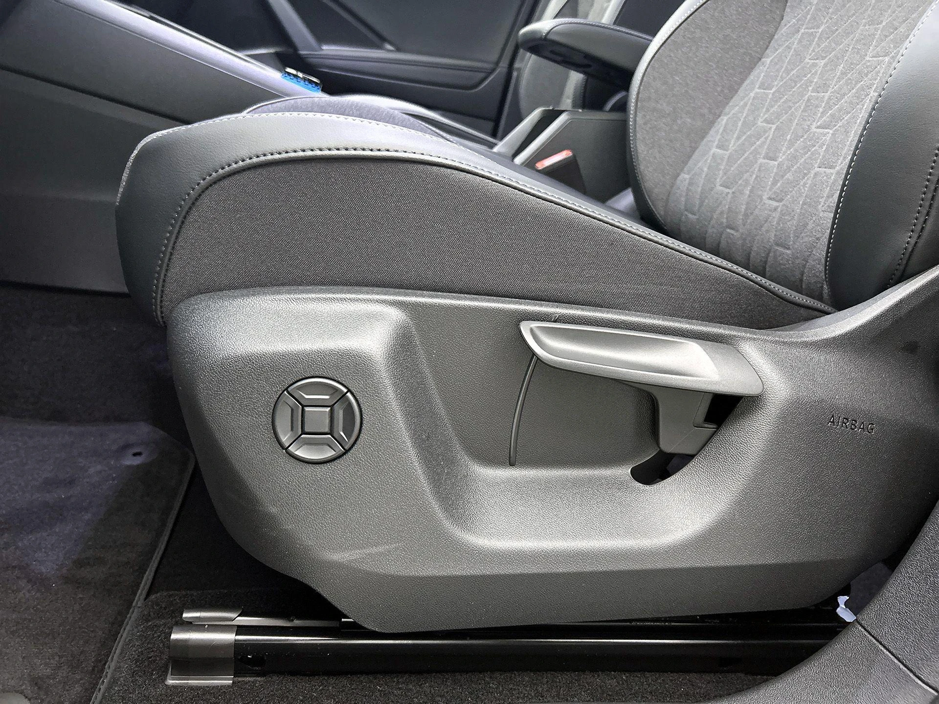 Volkswagen-Tiguan-image-21