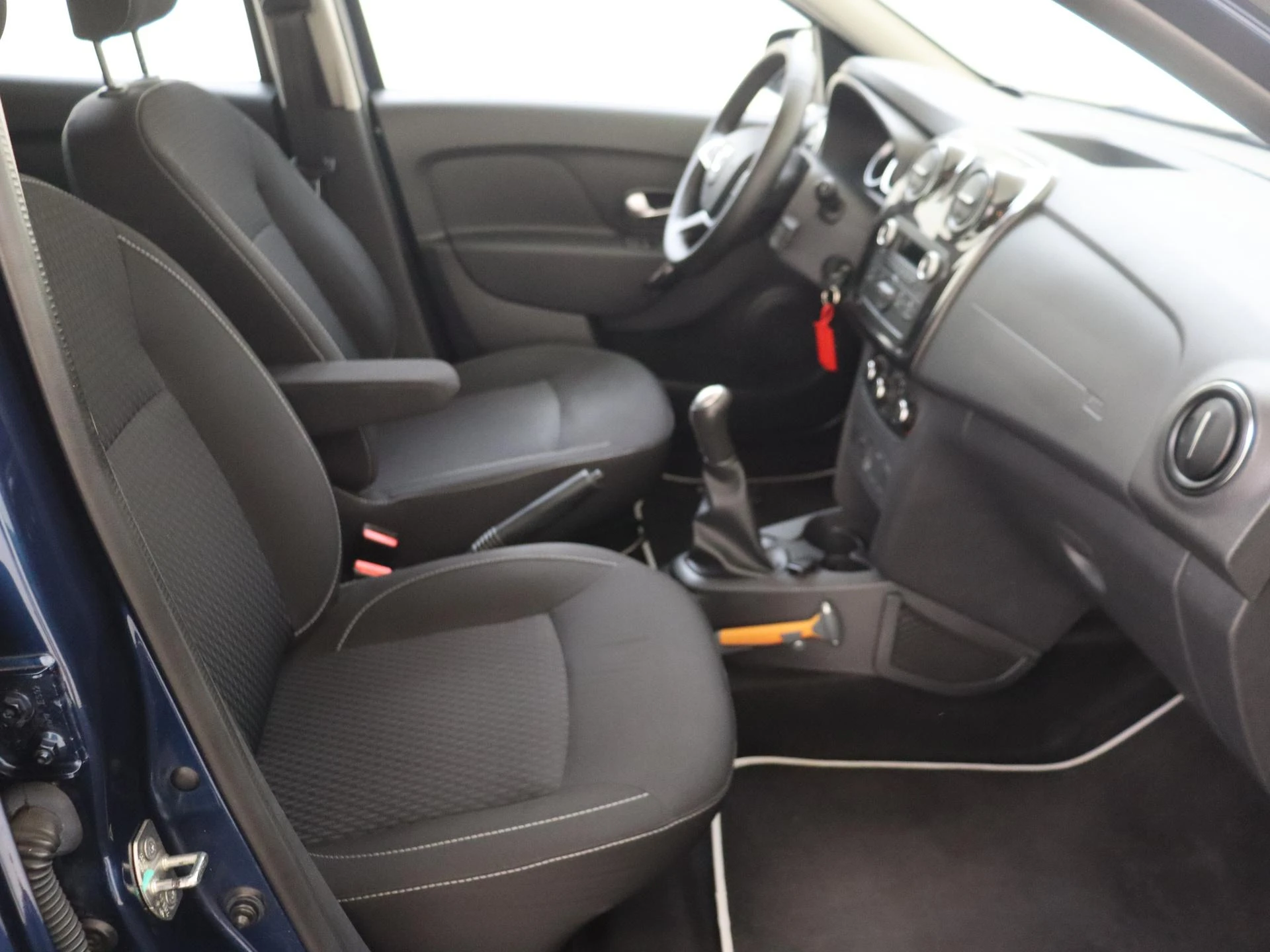 Dacia-Logan-image-4
