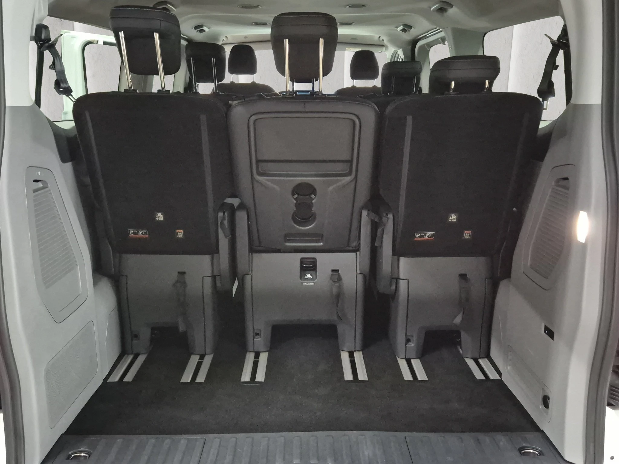 Ford-Tourneo Custom-image-16