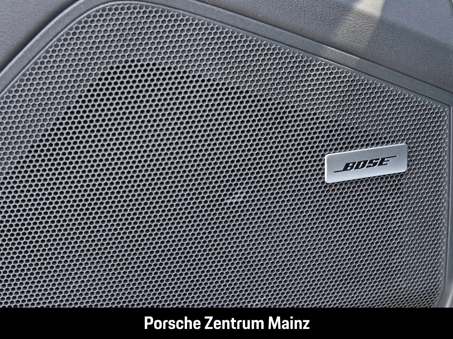 Porsche-Cayenne-image-30