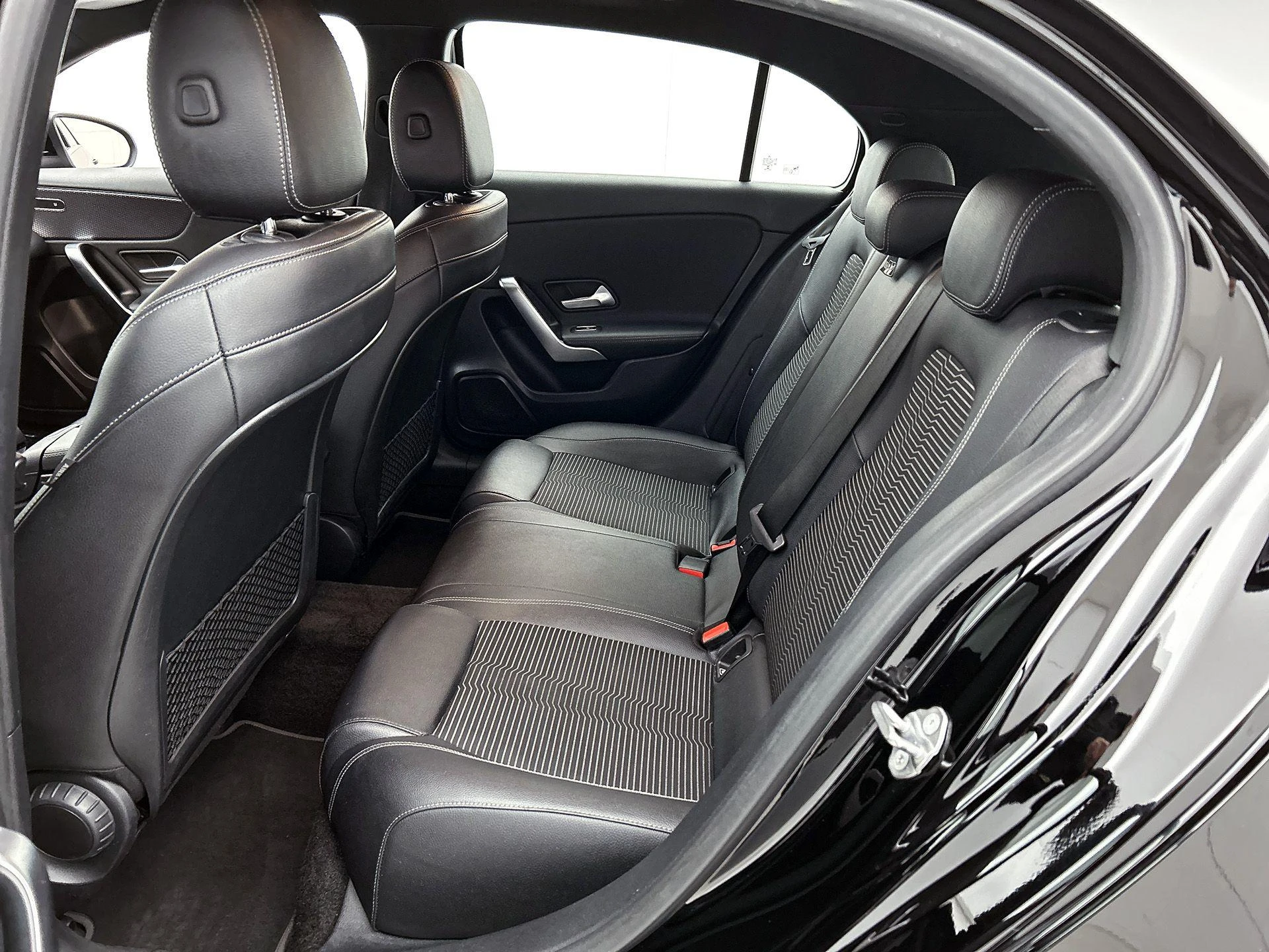 Mercedes-Benz-A-Klasse-image-26