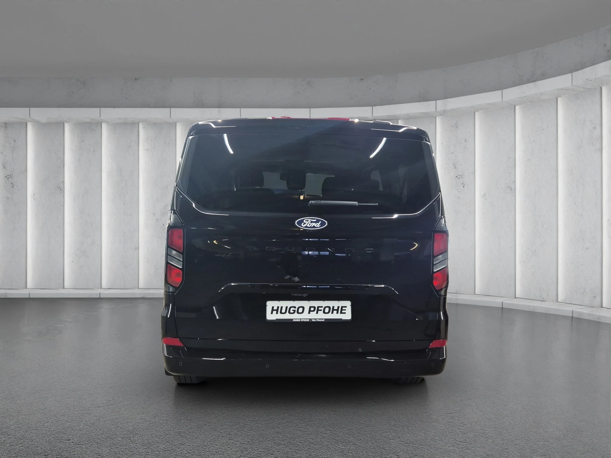 Ford-Tourneo Custom-image-3