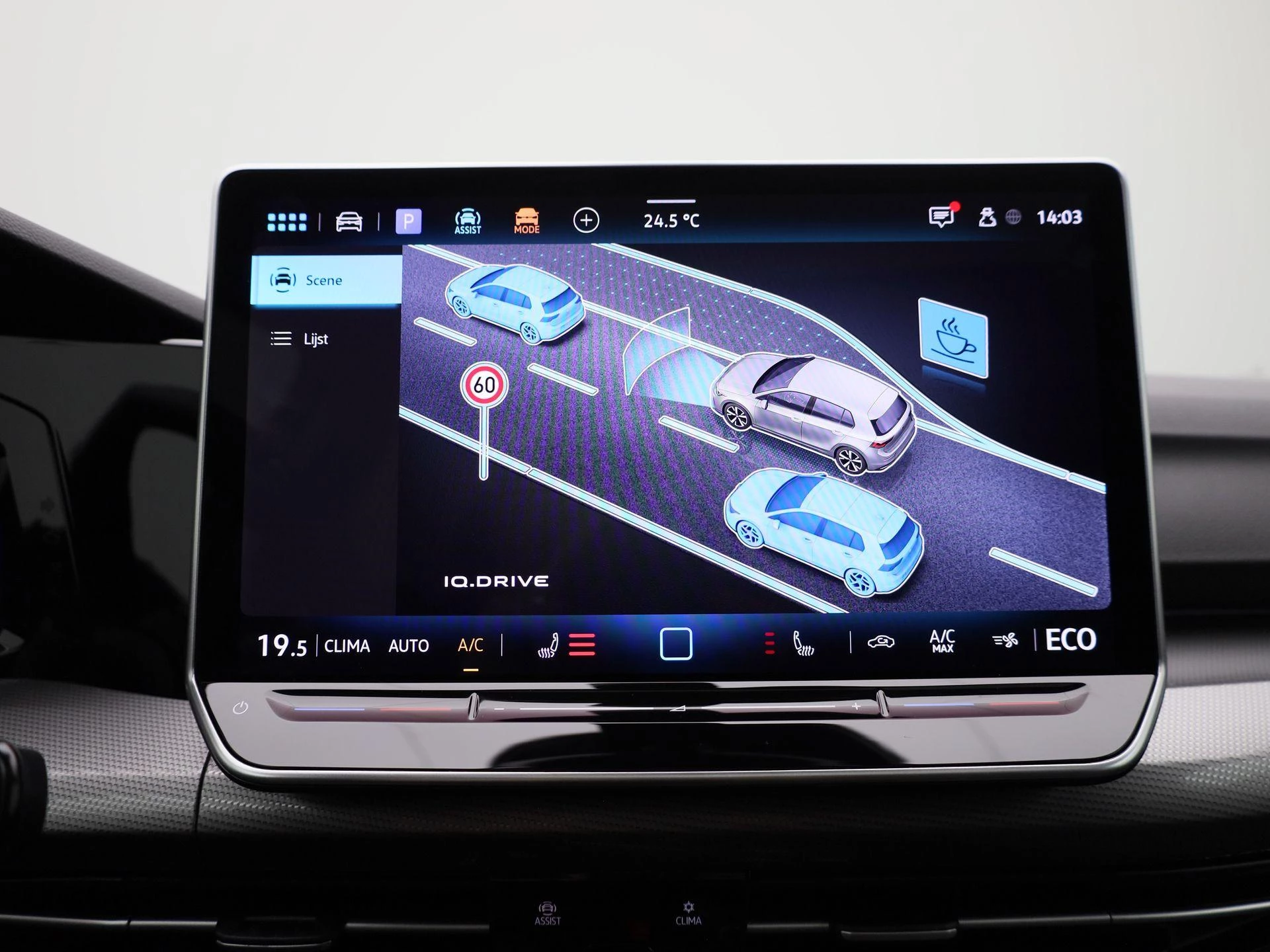 Volkswagen-Golf-image-27