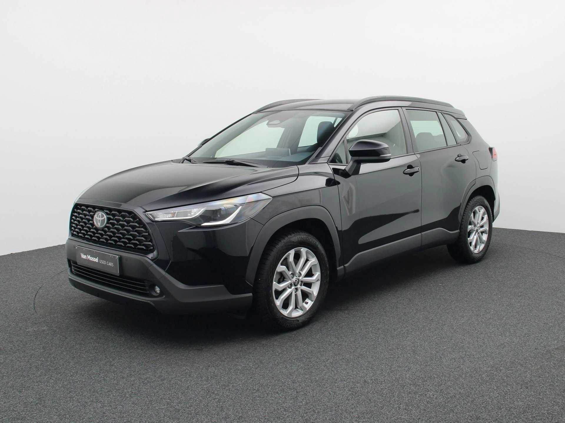 Toyota-Corolla Cross-image-0
