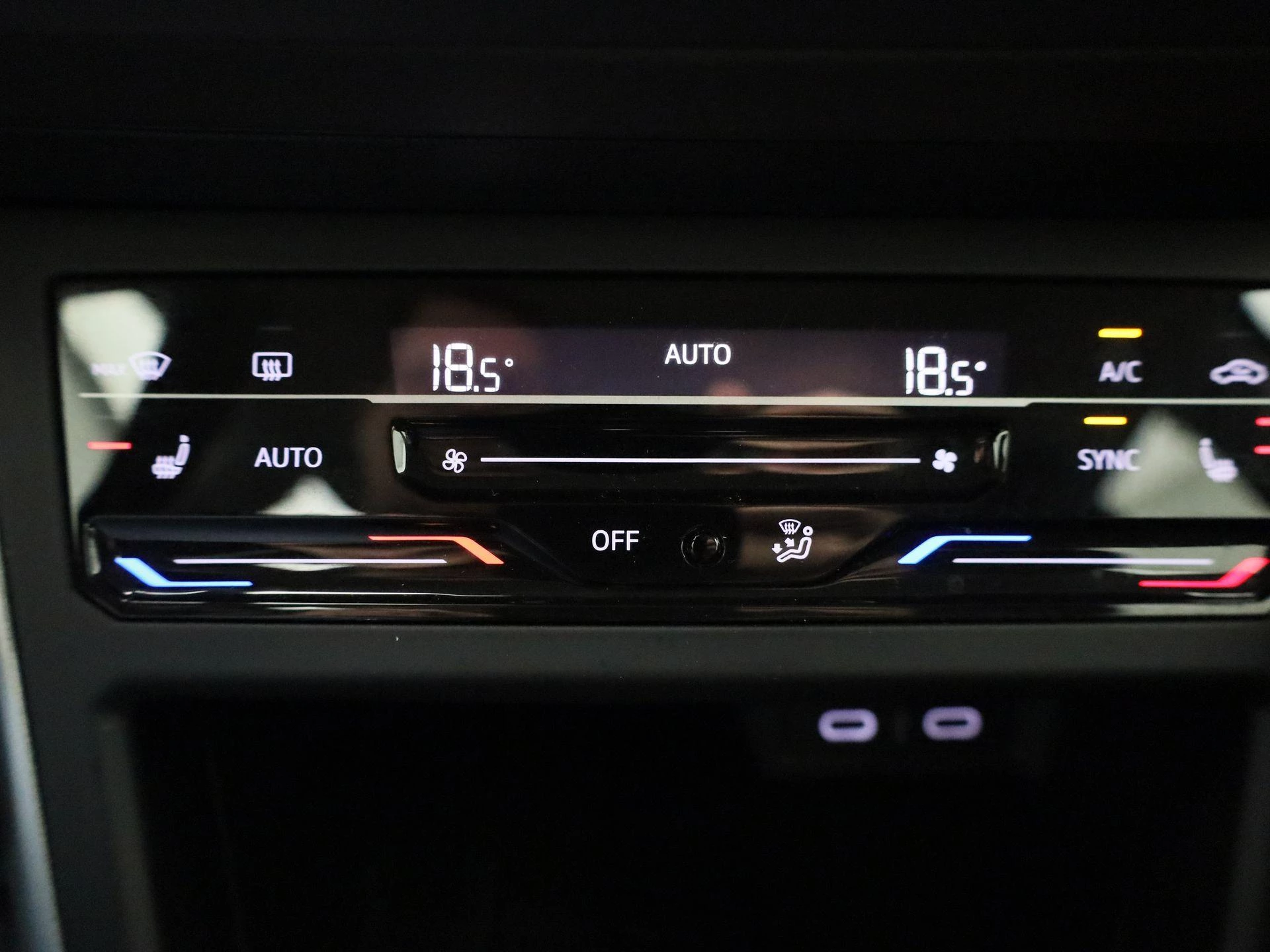Volkswagen-Polo-image-19