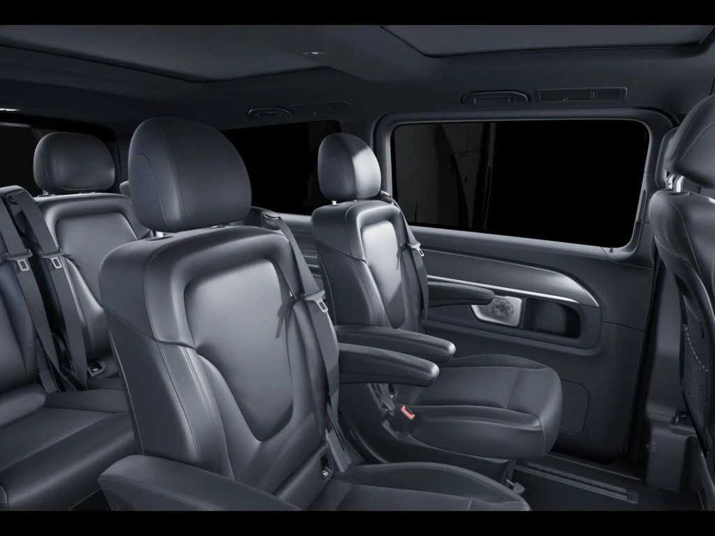 Mercedes-Benz-V-Klasse 300-image-11