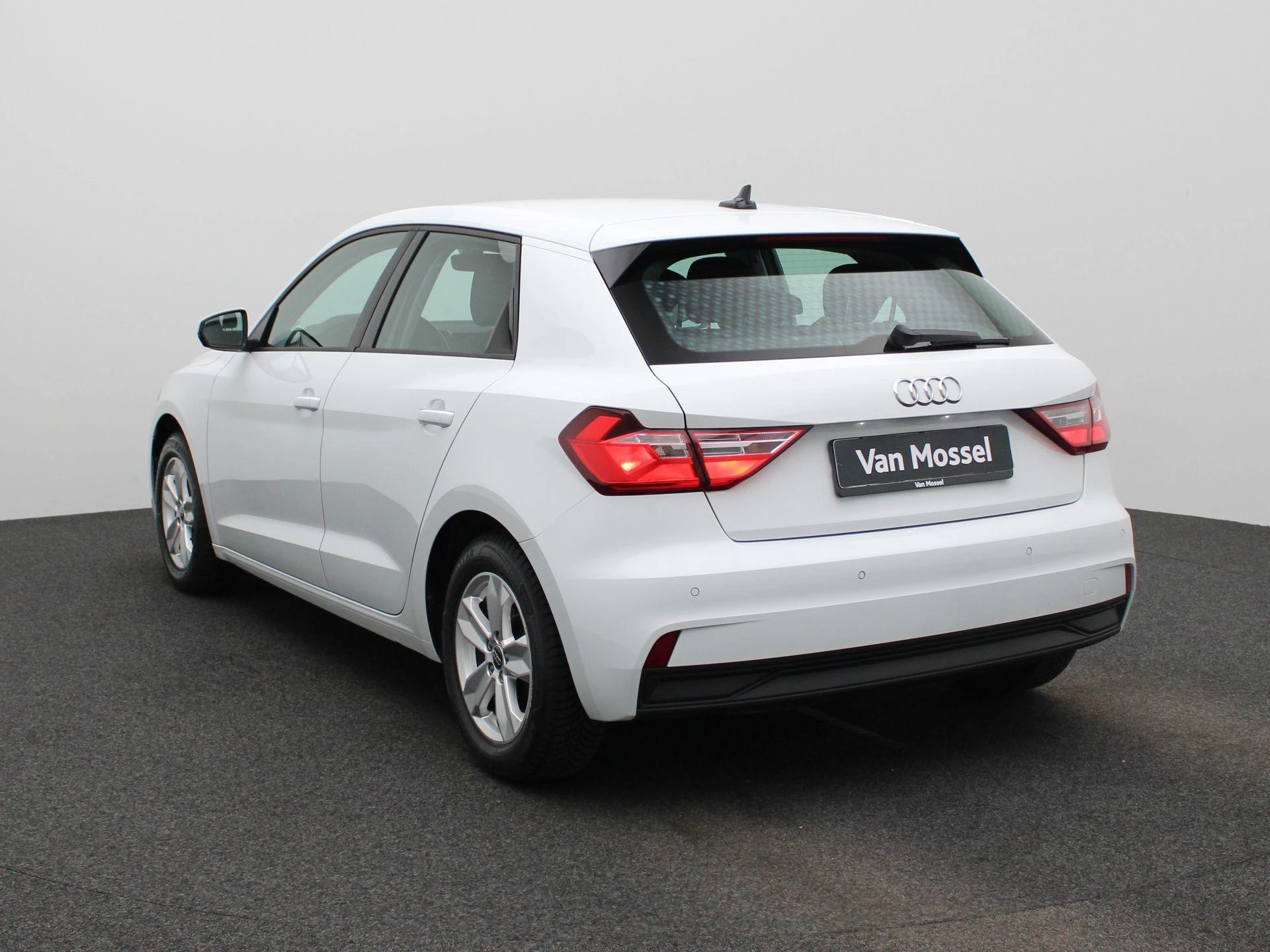 Audi-A1 Sportback-image-1
