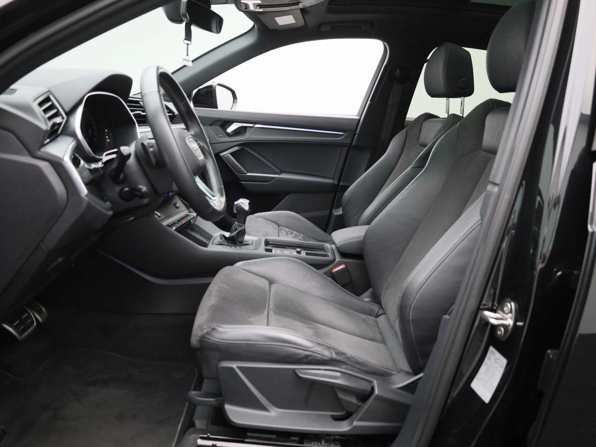 Audi-Q3-image-9