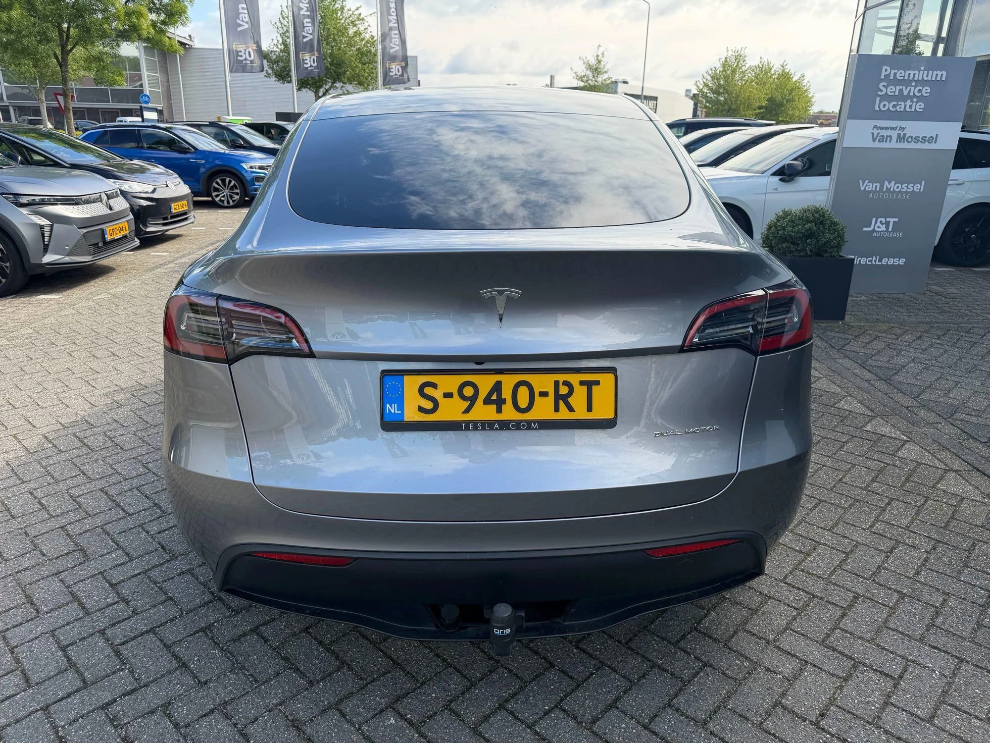 Tesla-Model Y-image-7