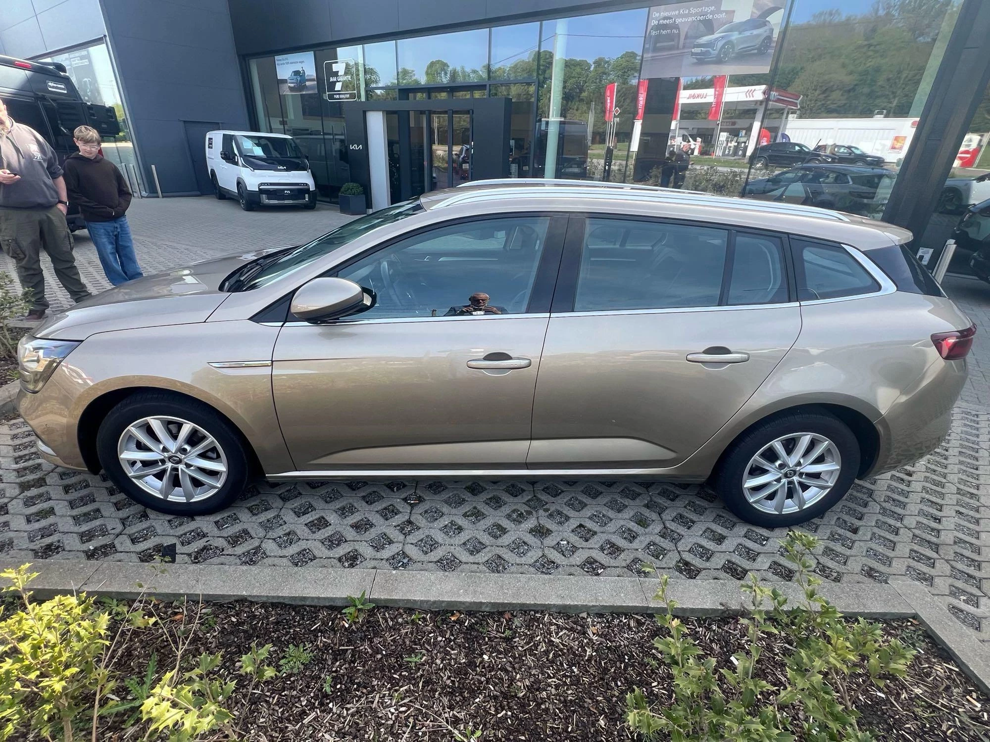 Renault-Mégane Grand Tour-image-1