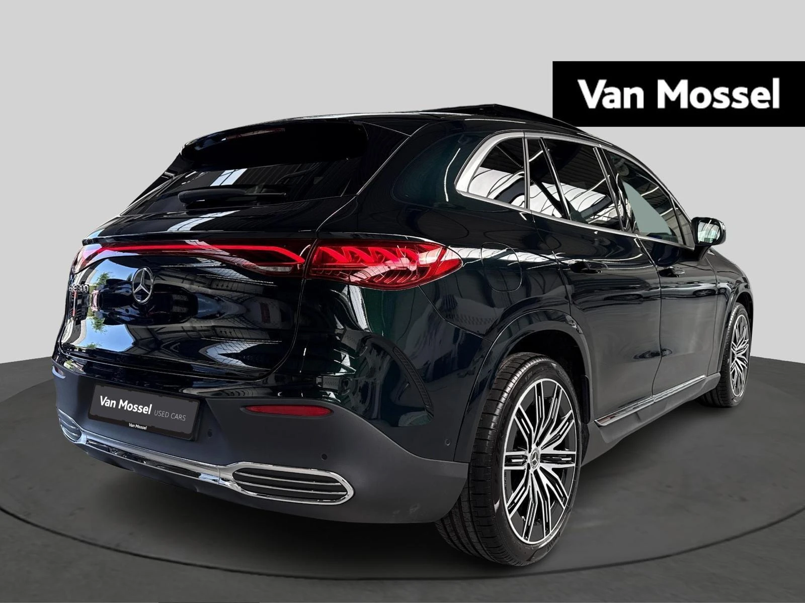 Mercedes-Benz-EQE-image-4