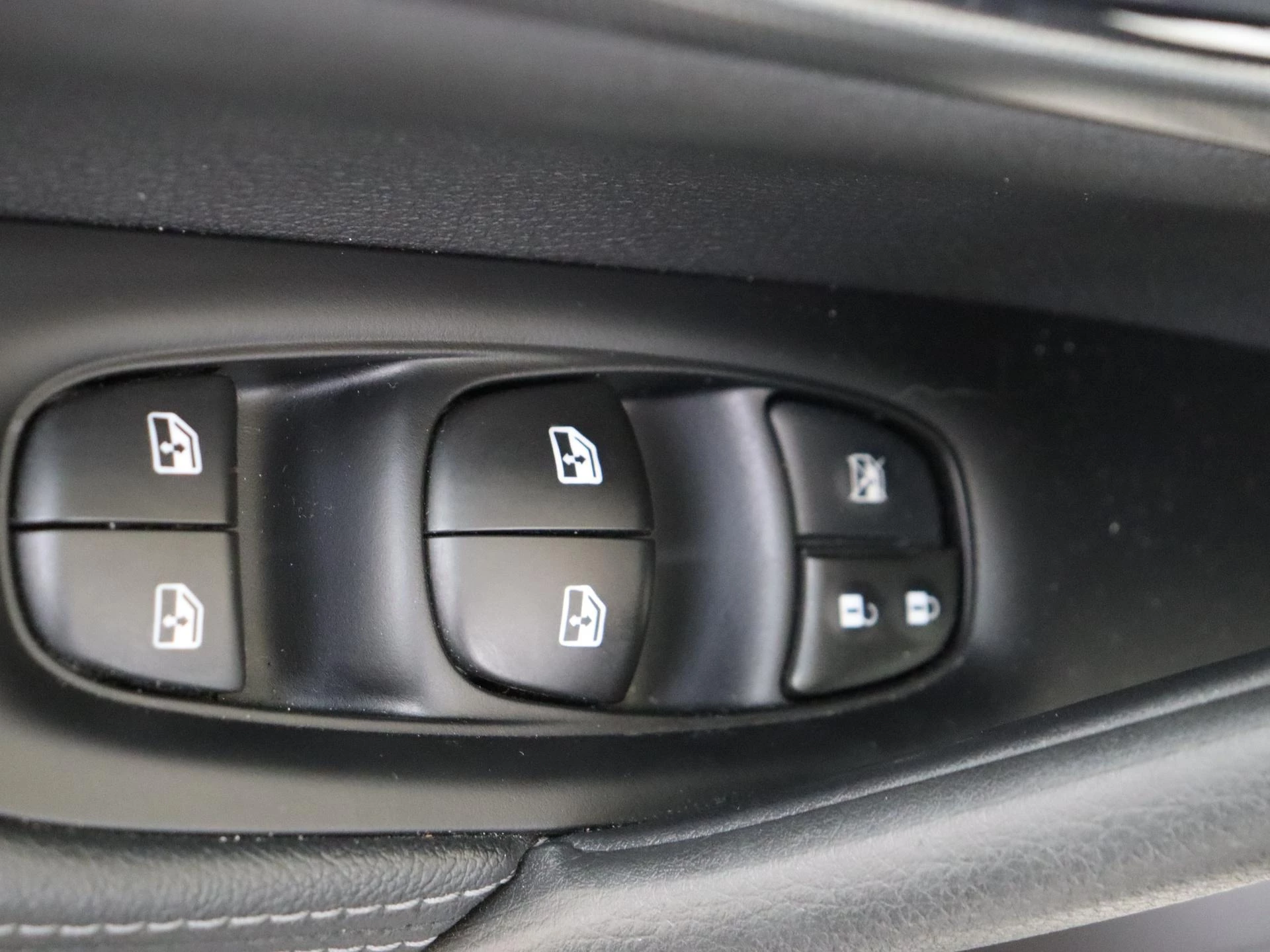 Nissan-QASHQAI-image-23