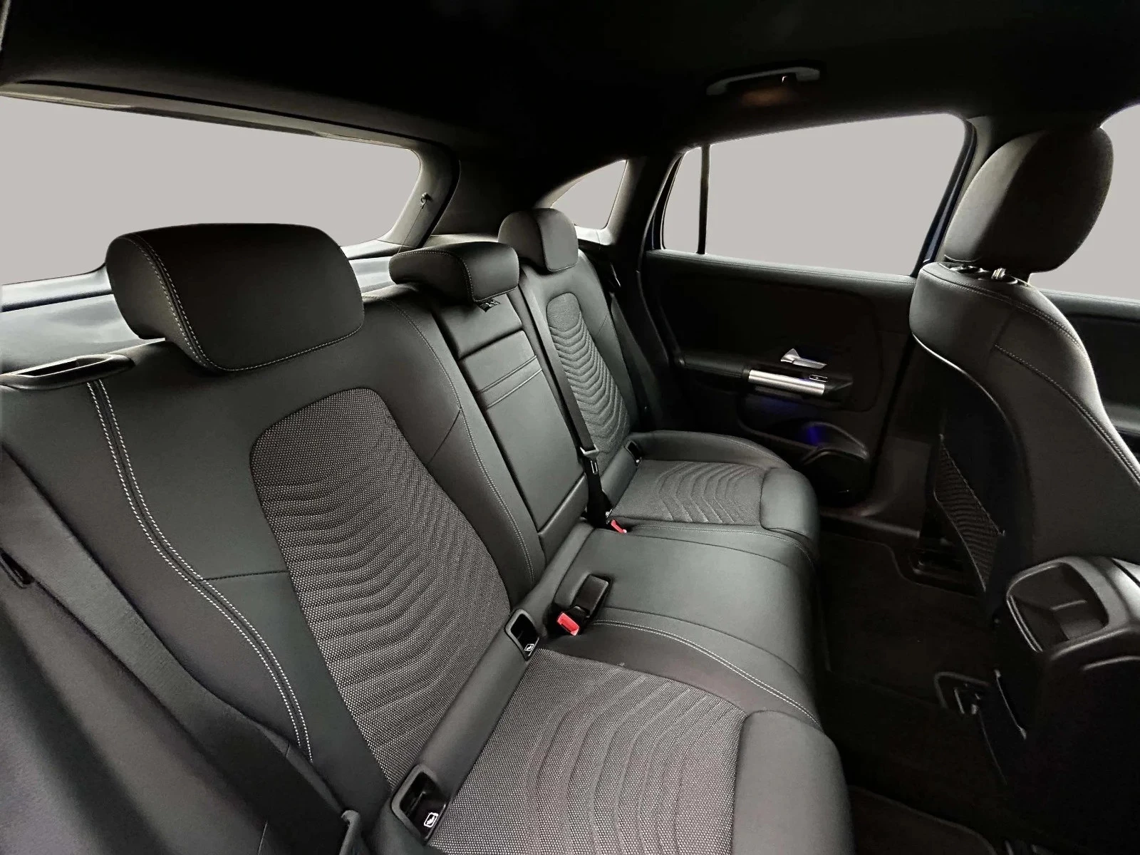 Mercedes-Benz-EQA-image-13