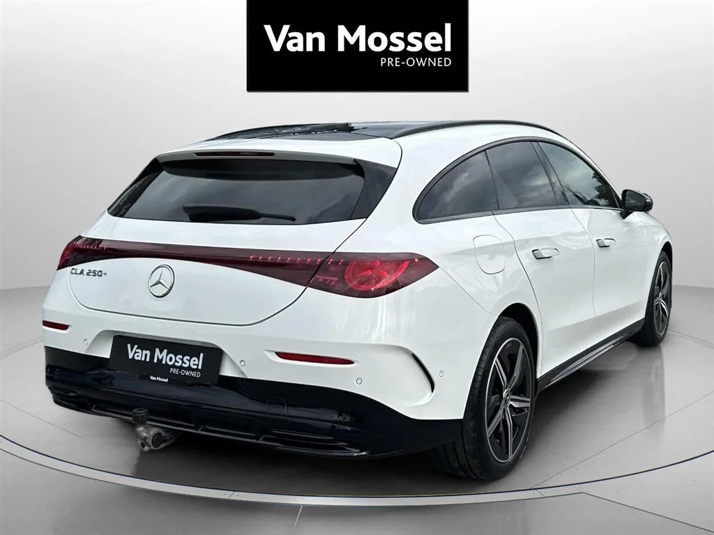 Mercedes-Benz-CLA-image-4