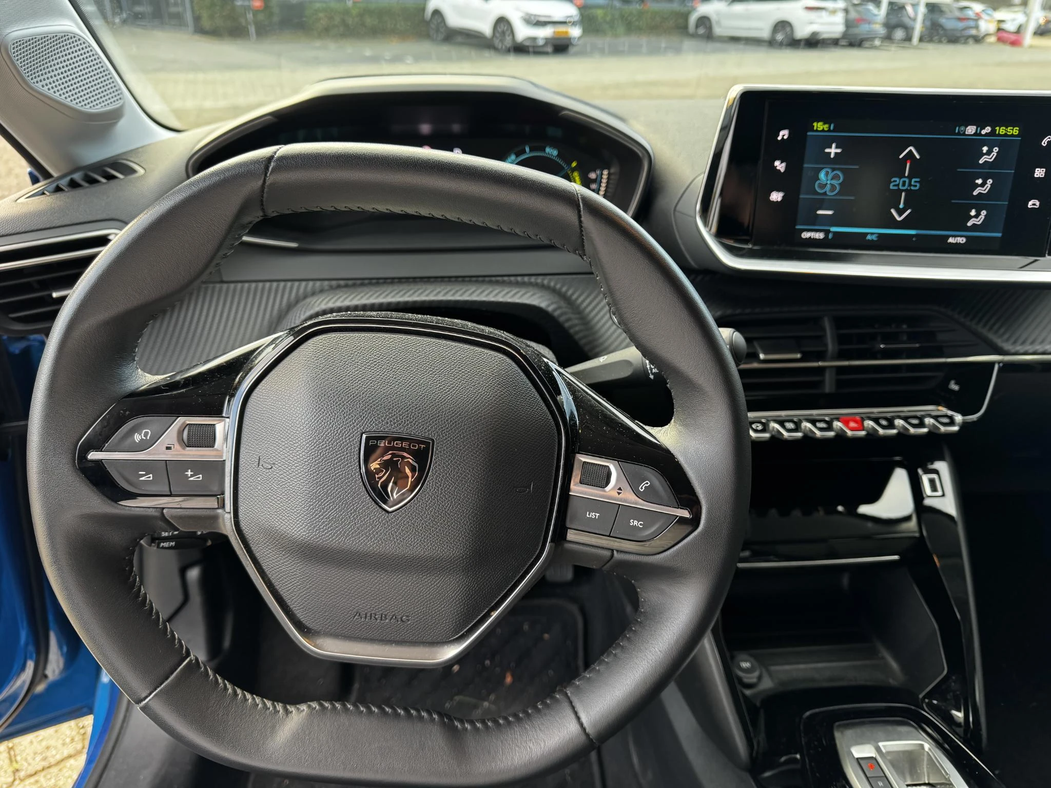 Peugeot-e-208-image-15