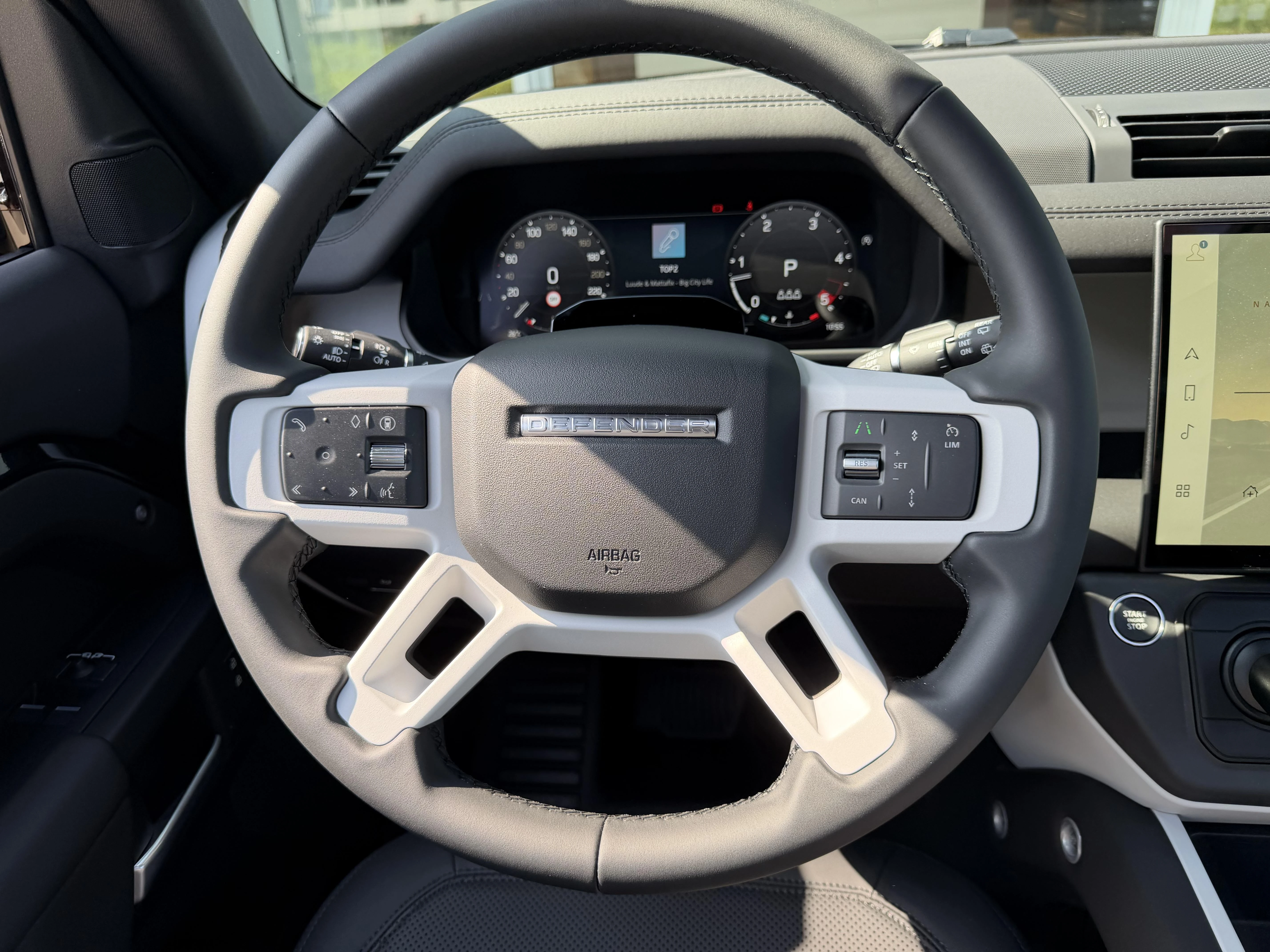 Land Rover Defender 90 D200 S AWD Auto. 26MY