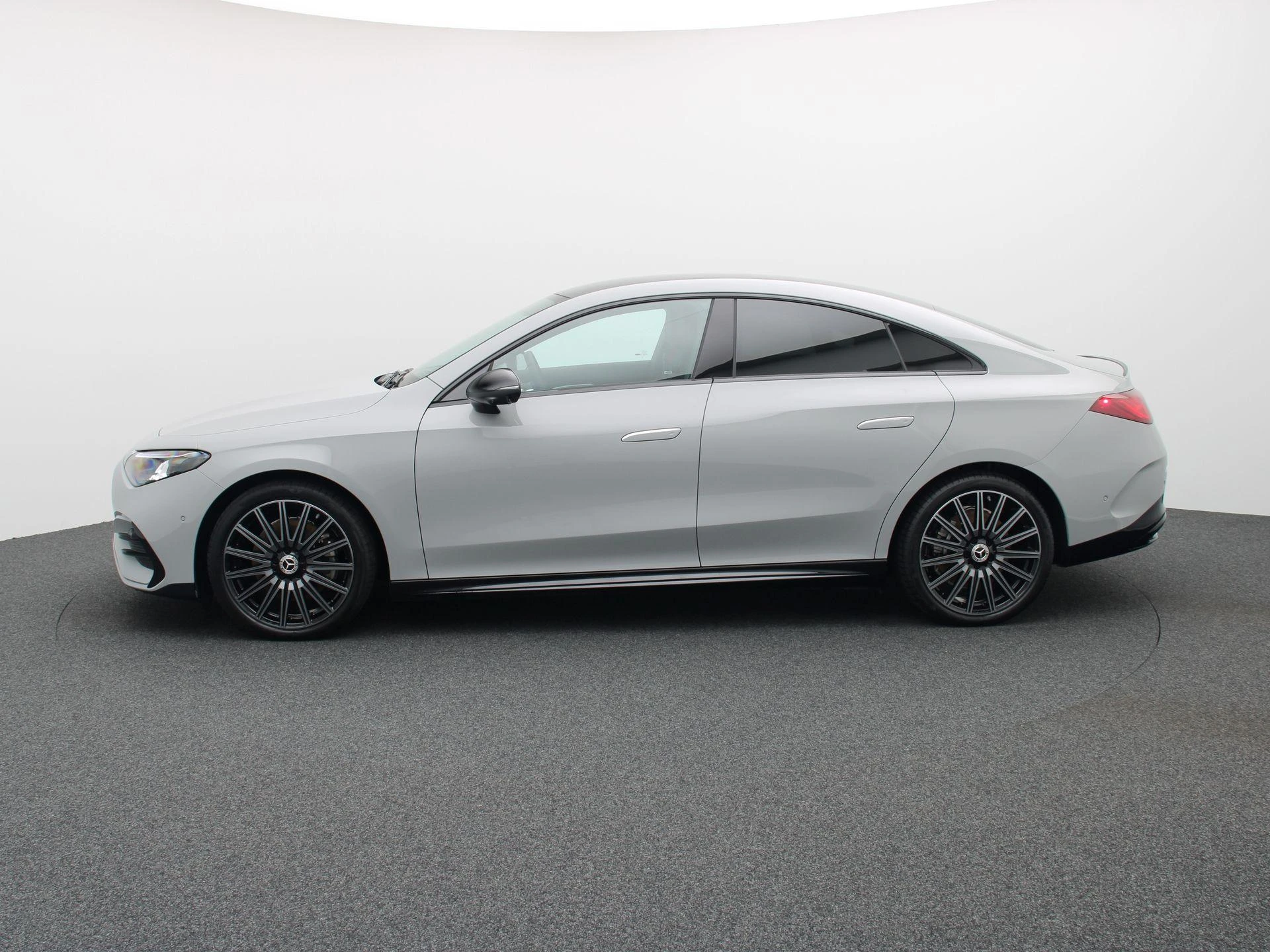 Mercedes-Benz-CLA-image-3