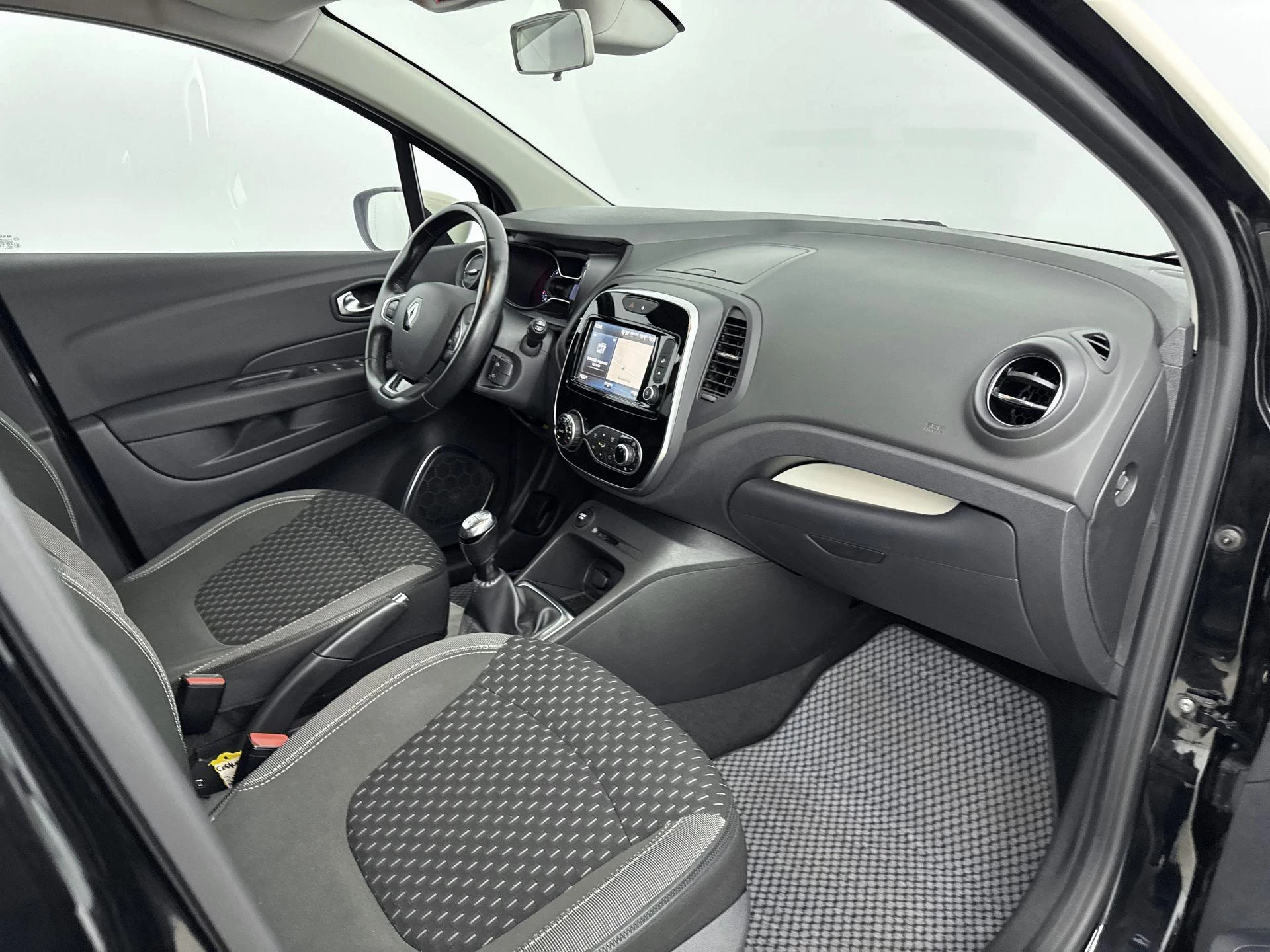 Renault-Captur-image-21