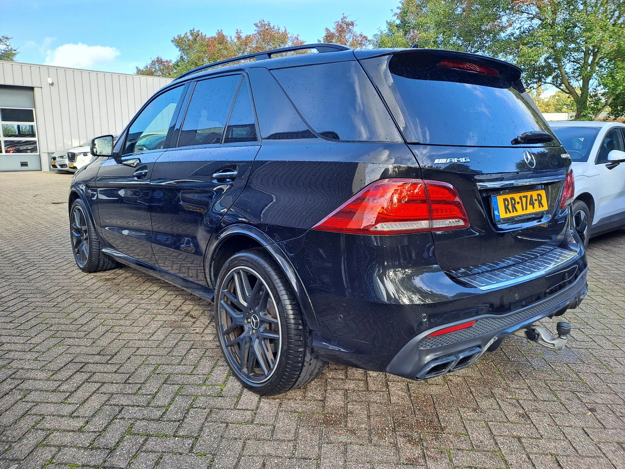 Mercedes-Benz-GLE-image-3