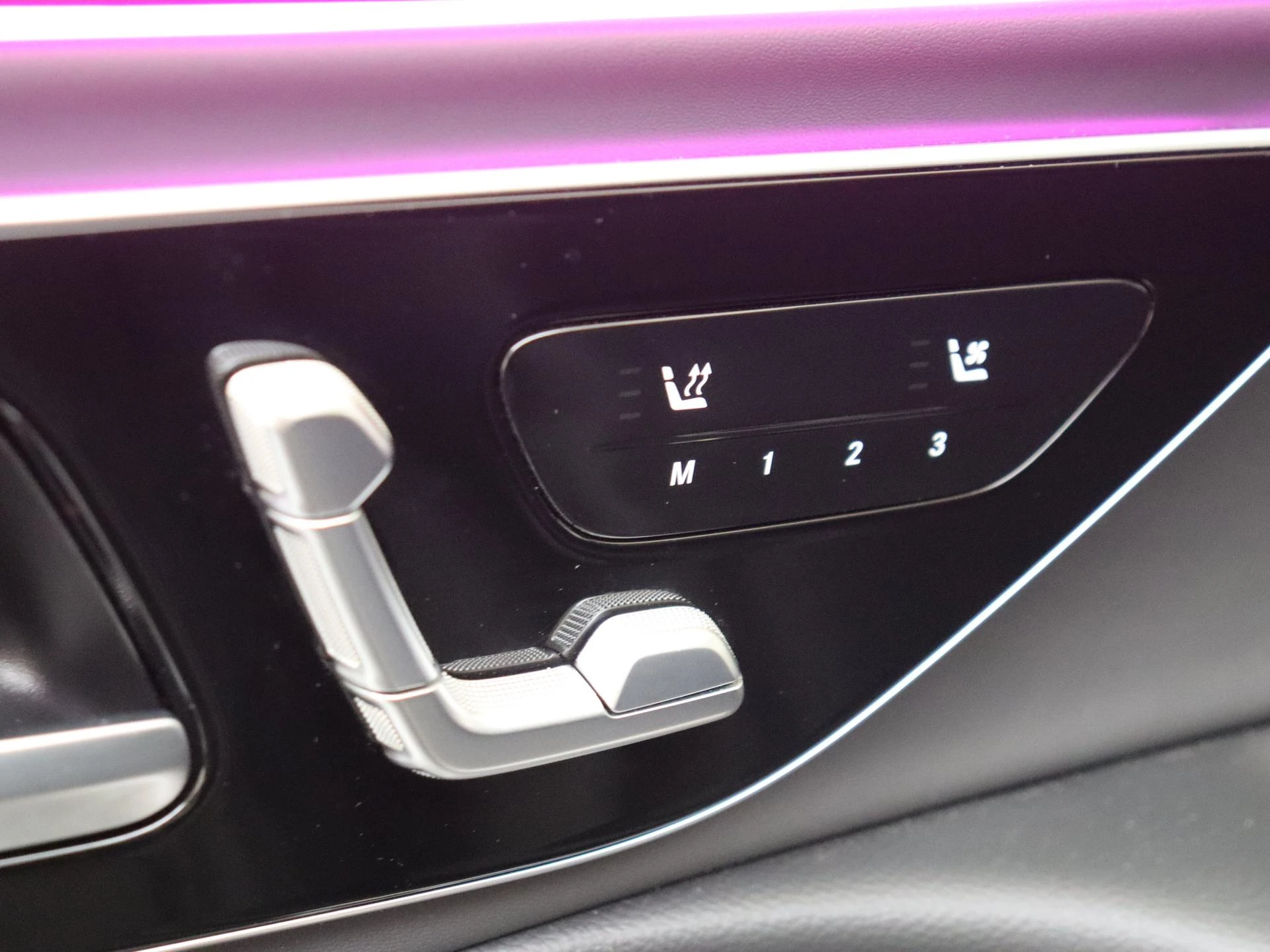 Mercedes-Benz-E-Klasse-image-25