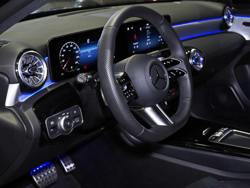 Mercedes-Benz-A-Klasse 200-image-9