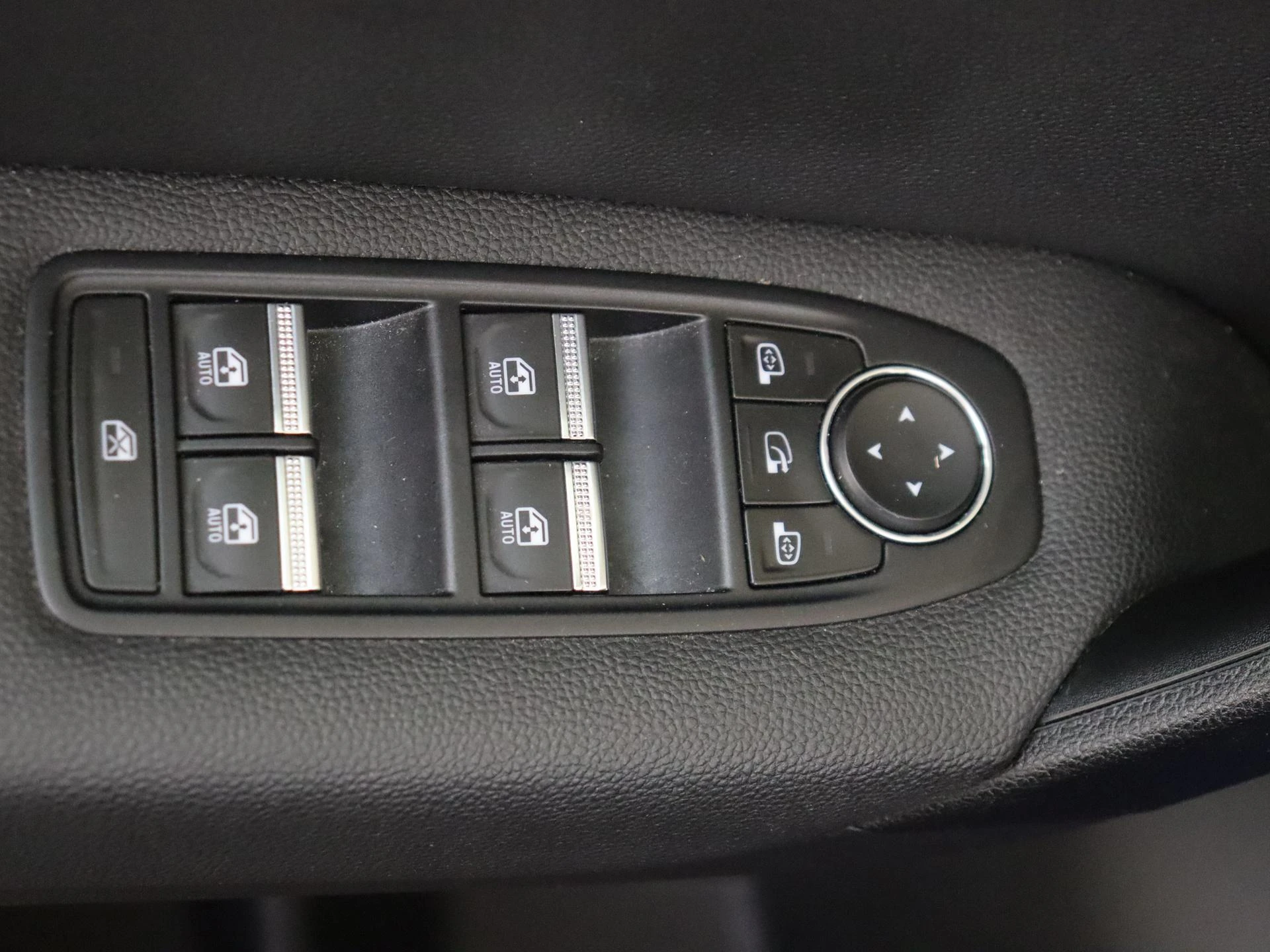 Renault-Captur-image-24