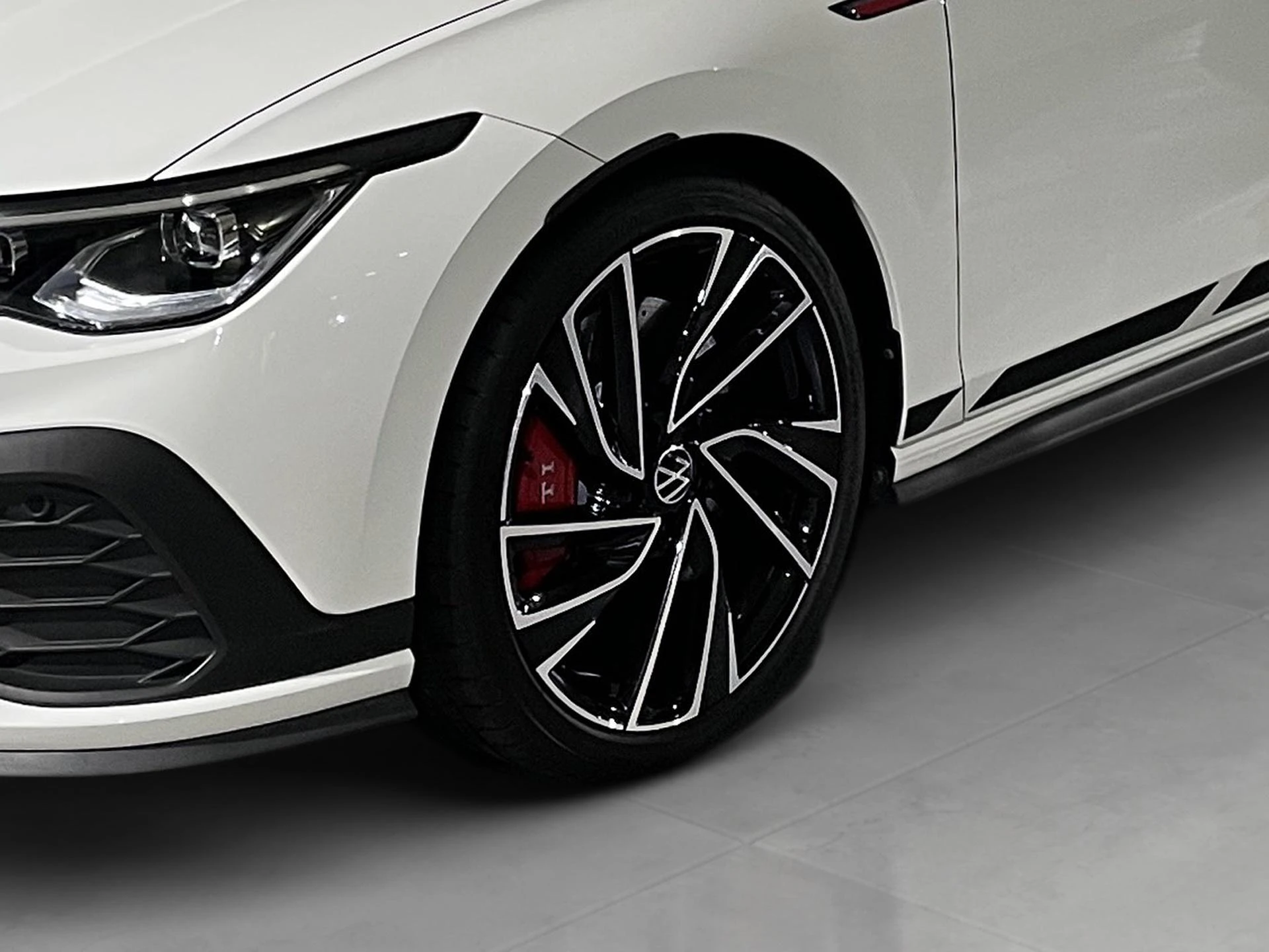 Volkswagen-Golf-image-19