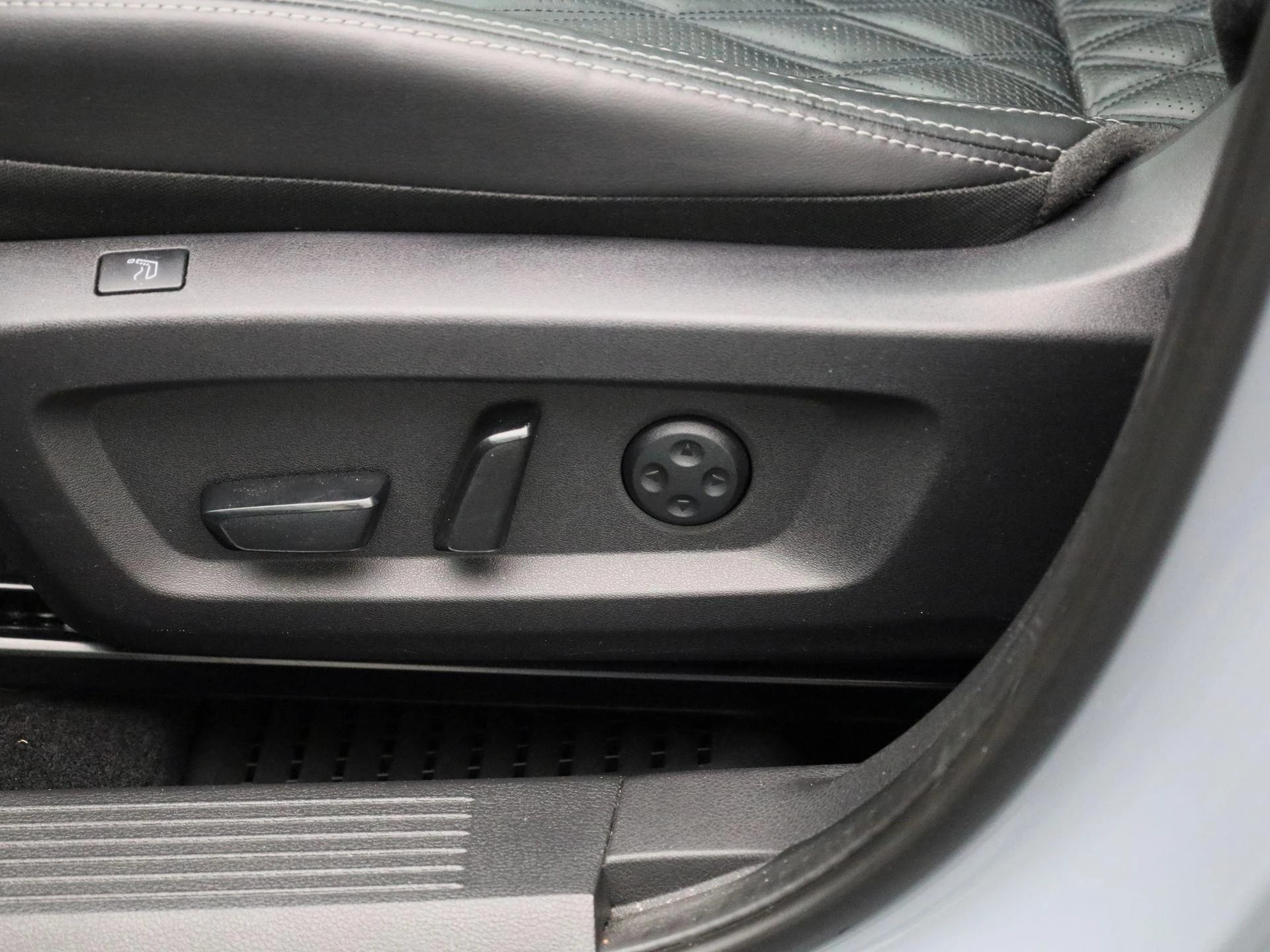 Nissan-QASHQAI-image-35
