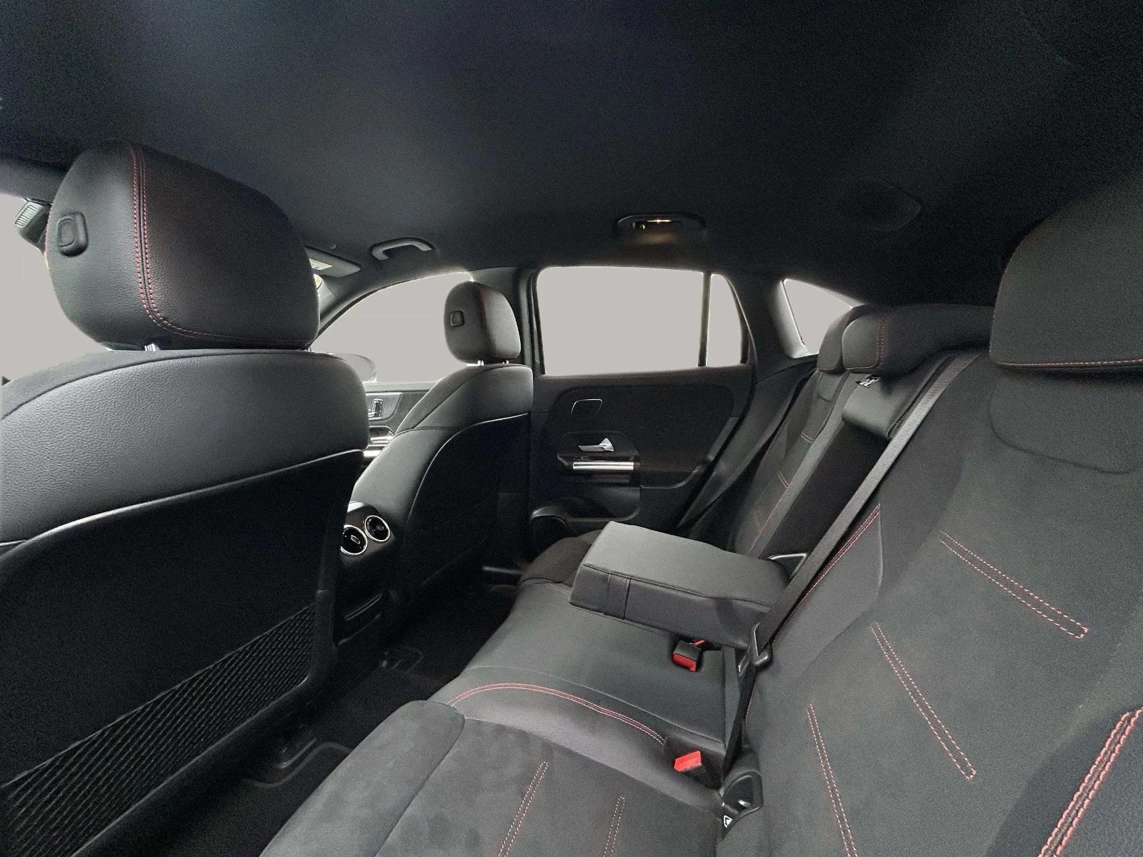 Mercedes-Benz-EQA-image-14