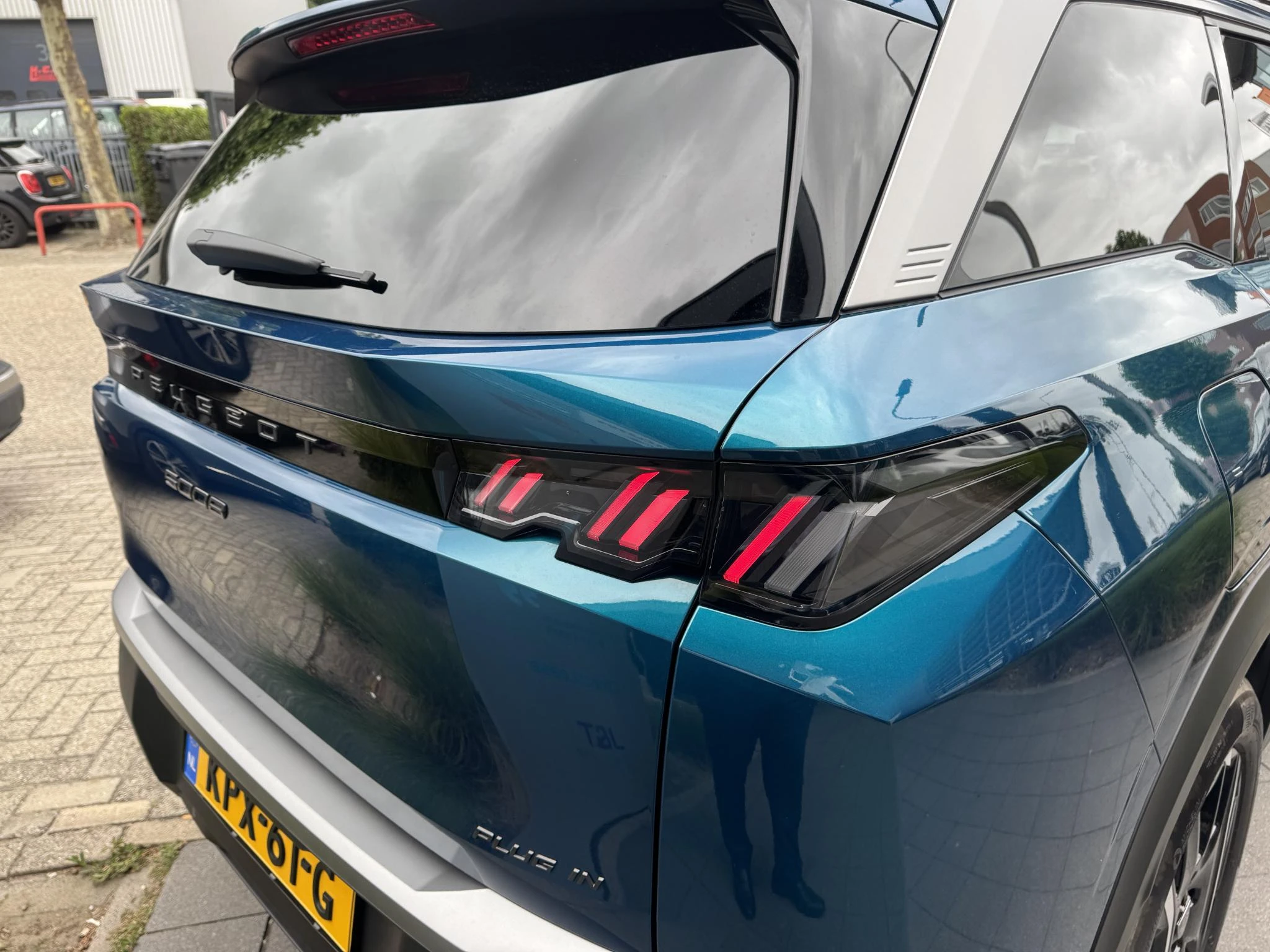 Peugeot 5008 1.6 Plug-in Hybrid 195 Allure 7p